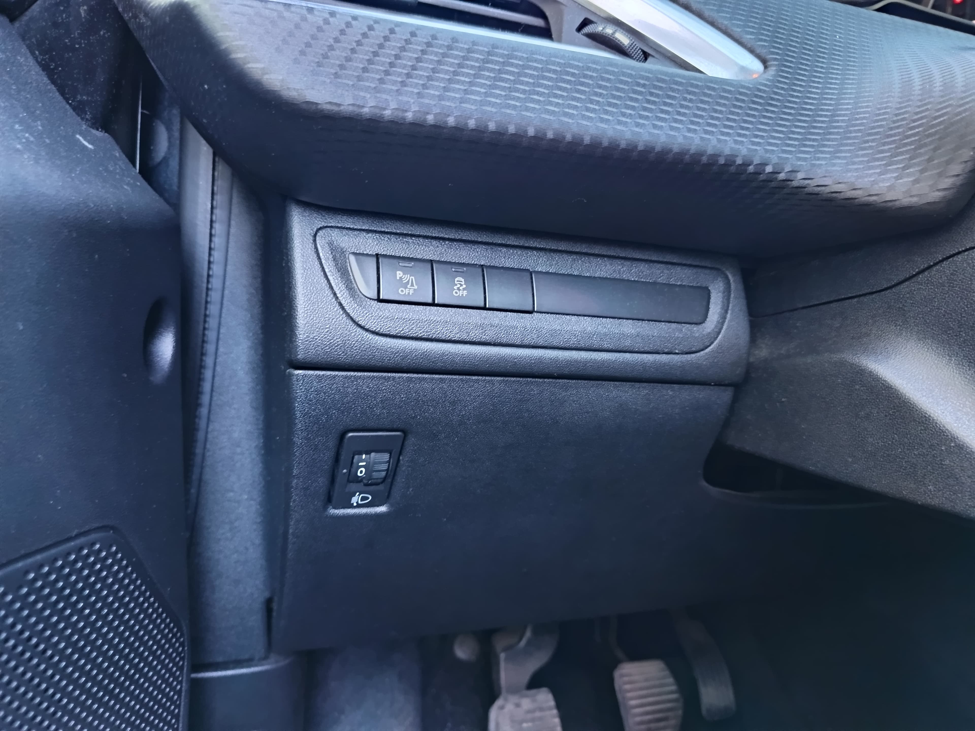 Peugeot 208 1.6 HDi · Ano 2018 — imagem 45