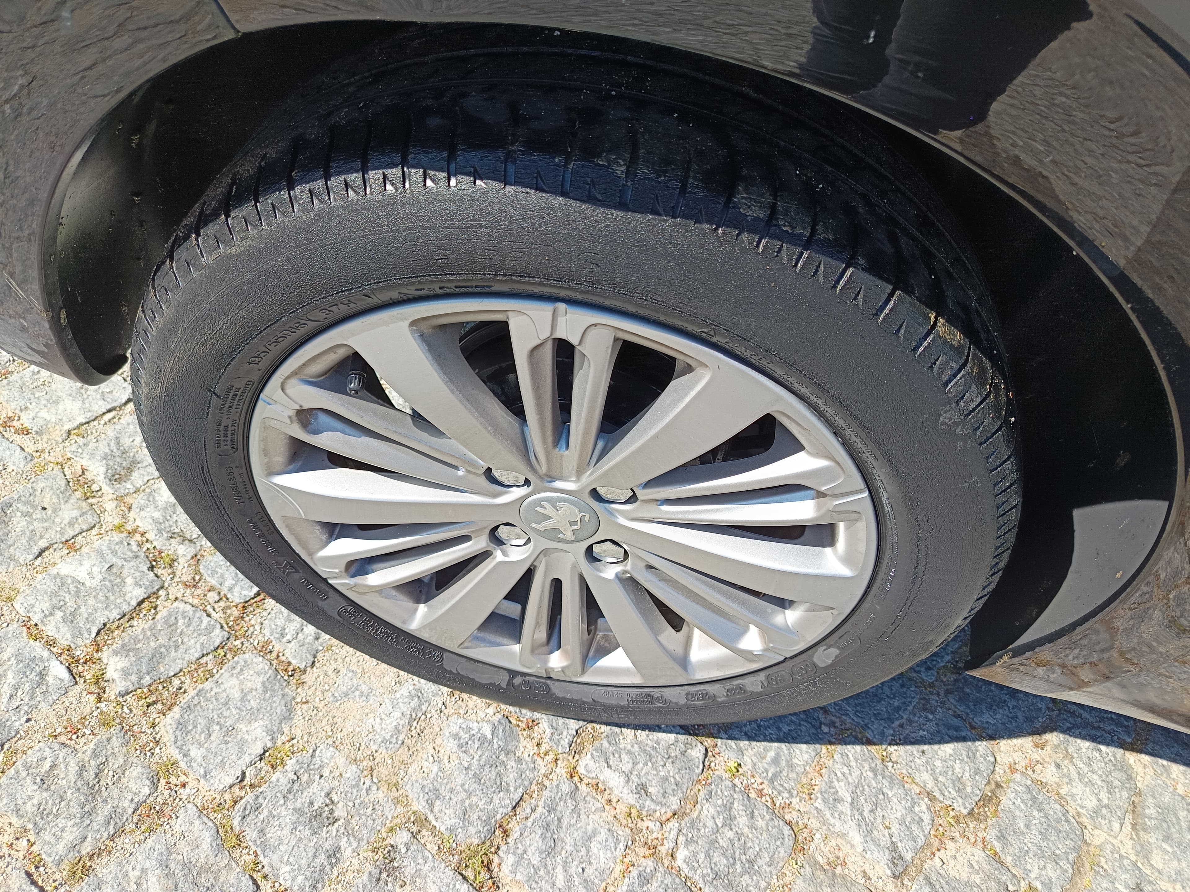 Peugeot 208 1.6 HDi · Ano 2018 — imagem 9