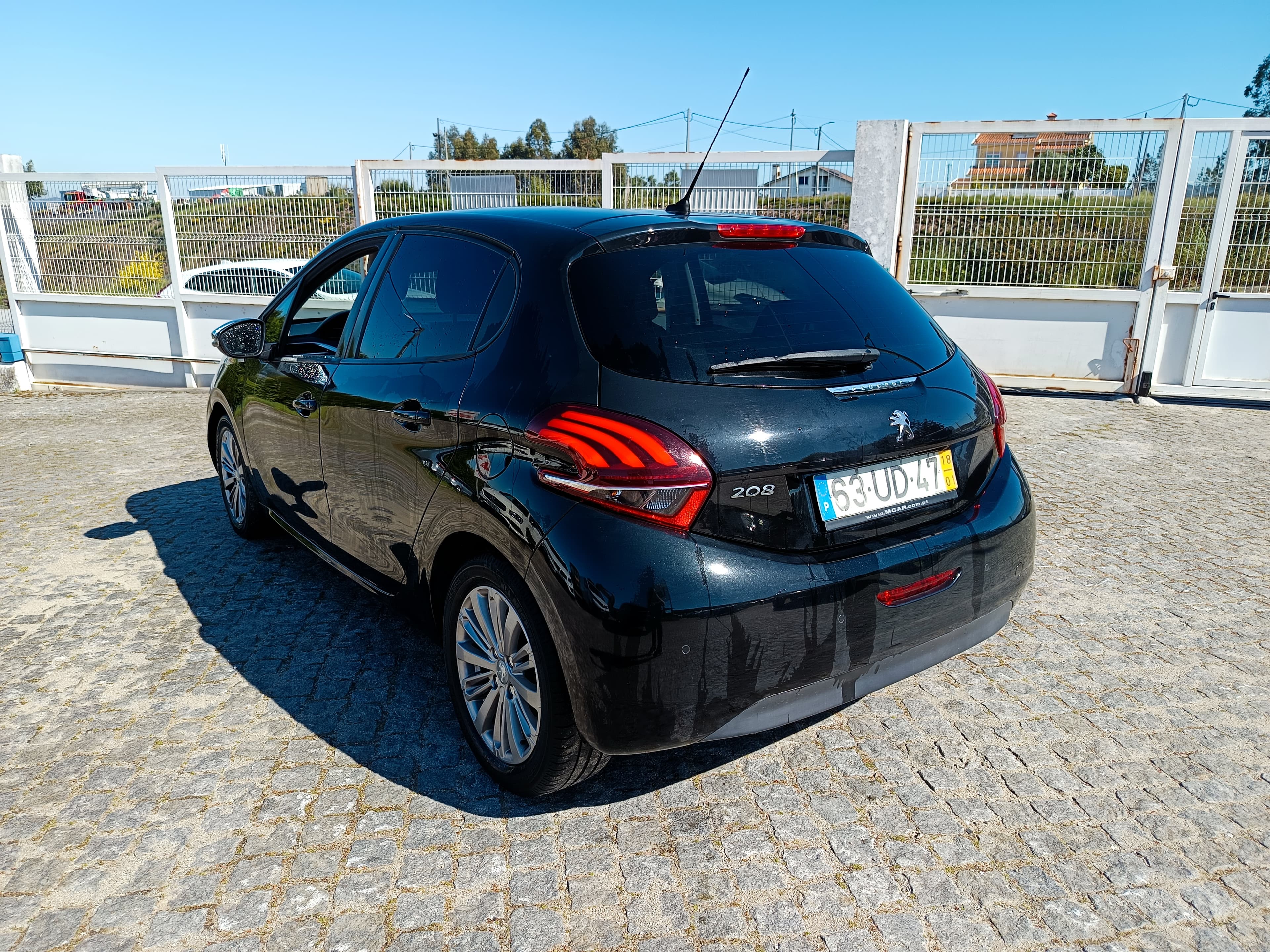 Peugeot 208 1.6 HDi · Ano 2018 — imagem 6