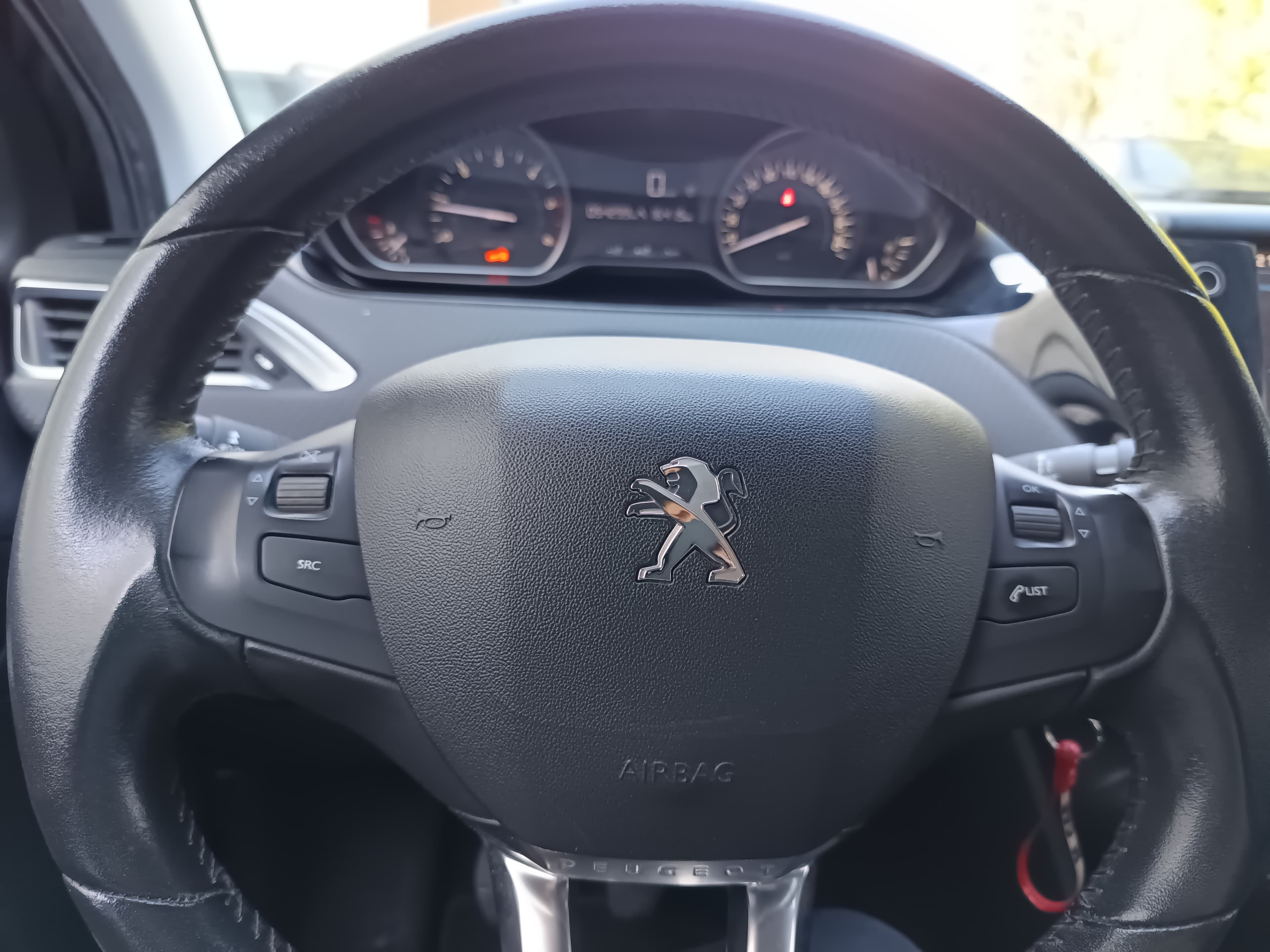 Peugeot 208 1.6 HDi · Ano 2018 — imagem 41