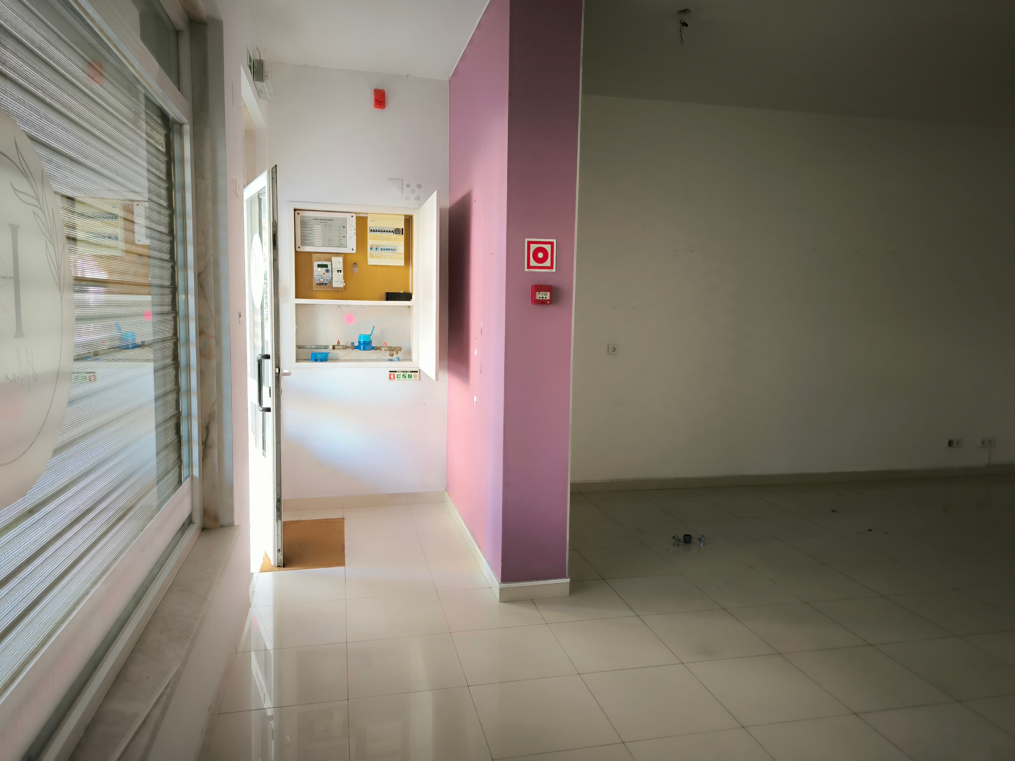 Loja · Amadora — image 5