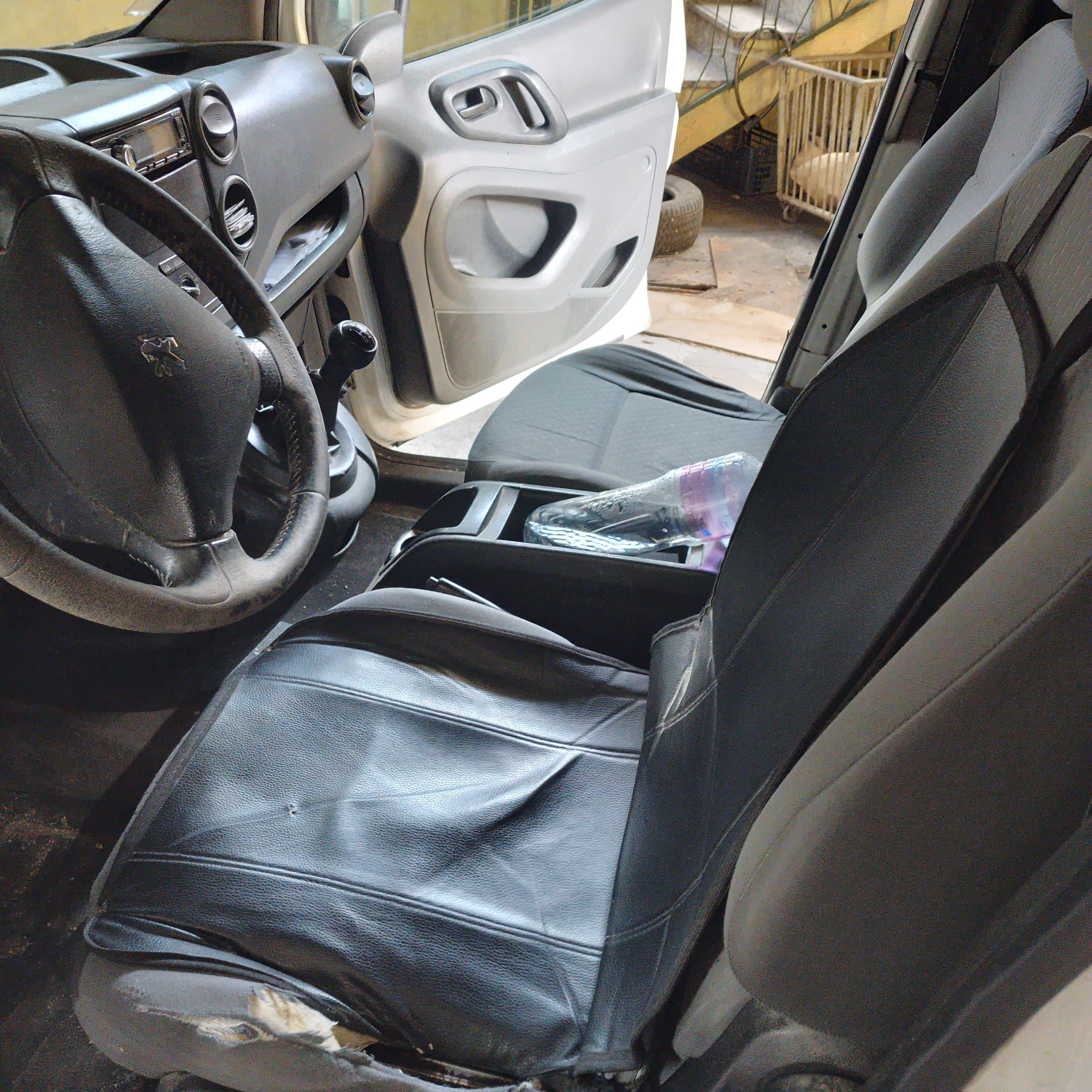 Peugeot Partner · Ano 2008 — imagem 3
