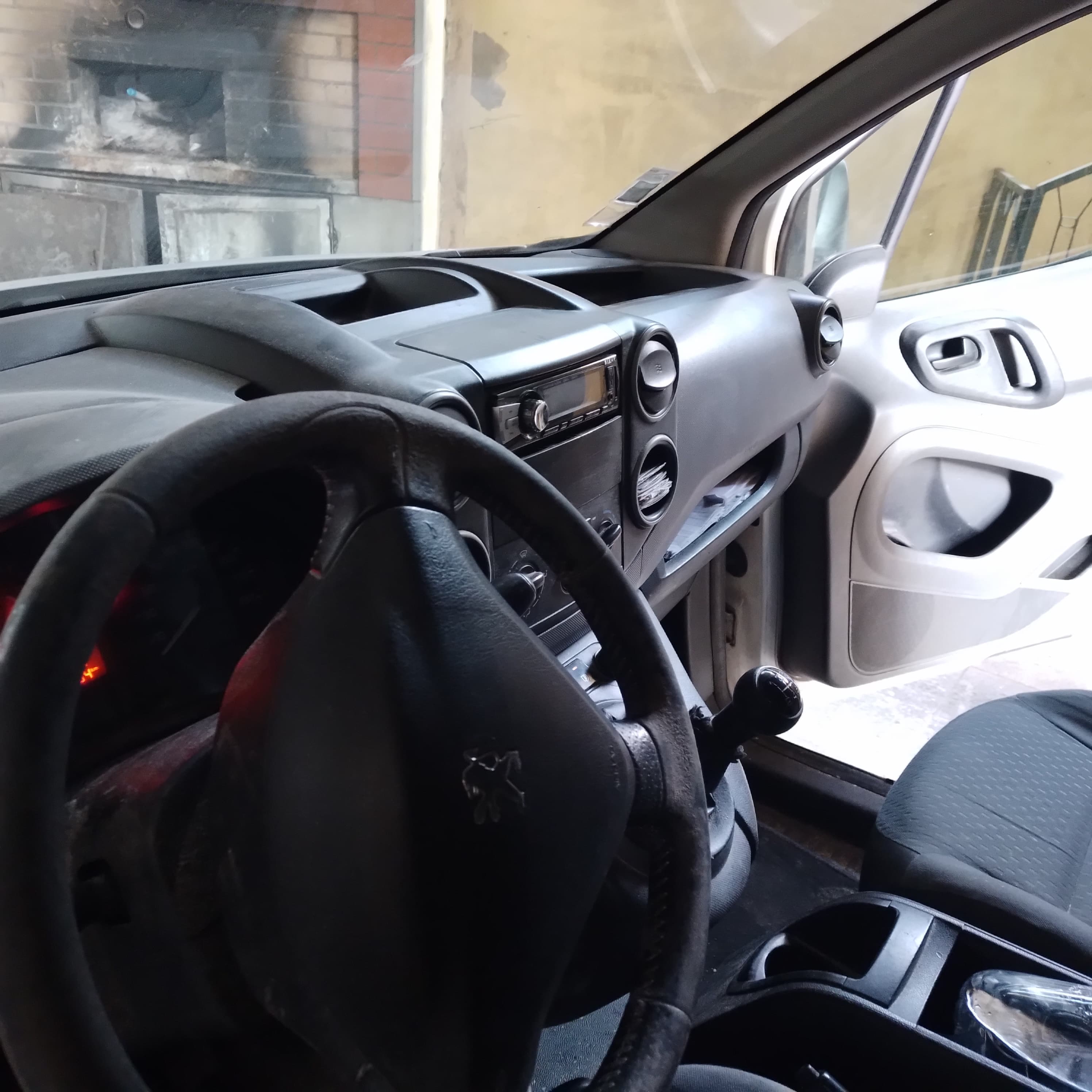 Peugeot Partner · Ano 2008 — imagem 4