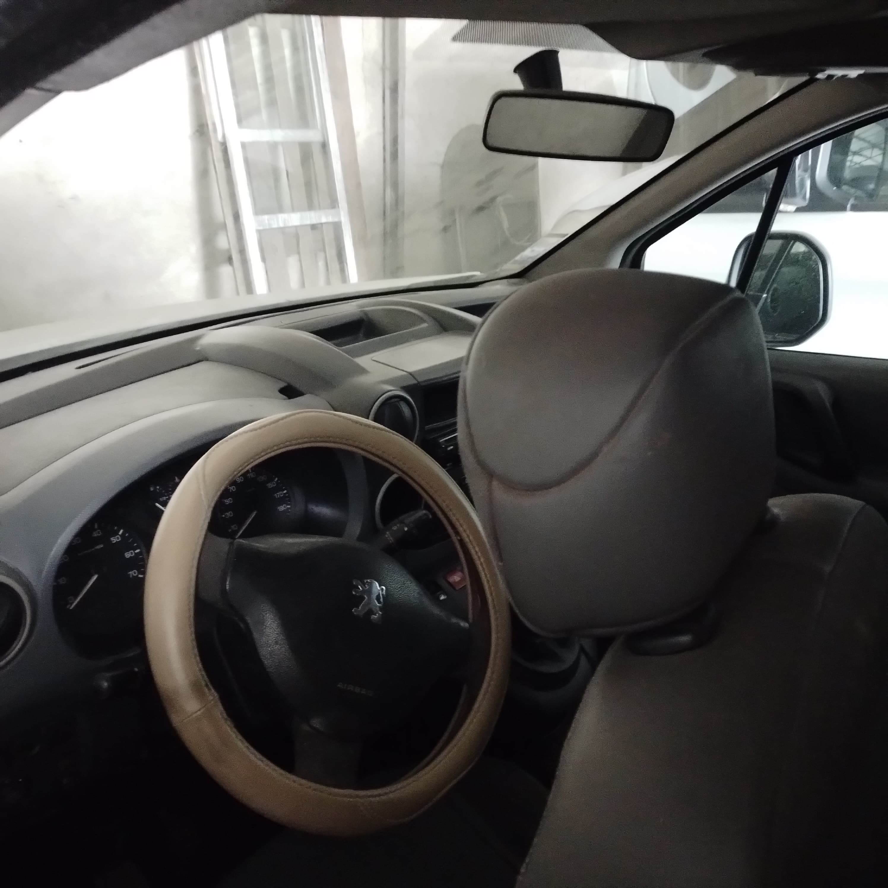 Peugeot Partner · Ano 2008 — image 6