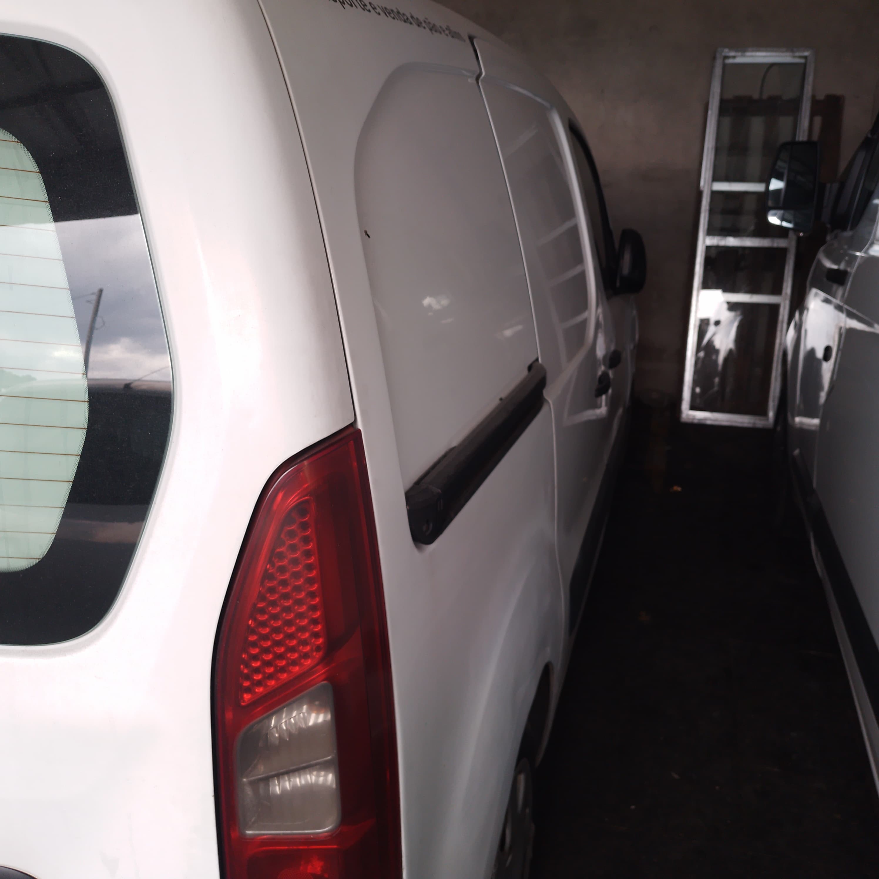 Peugeot Partner · Ano 2008 — image 5