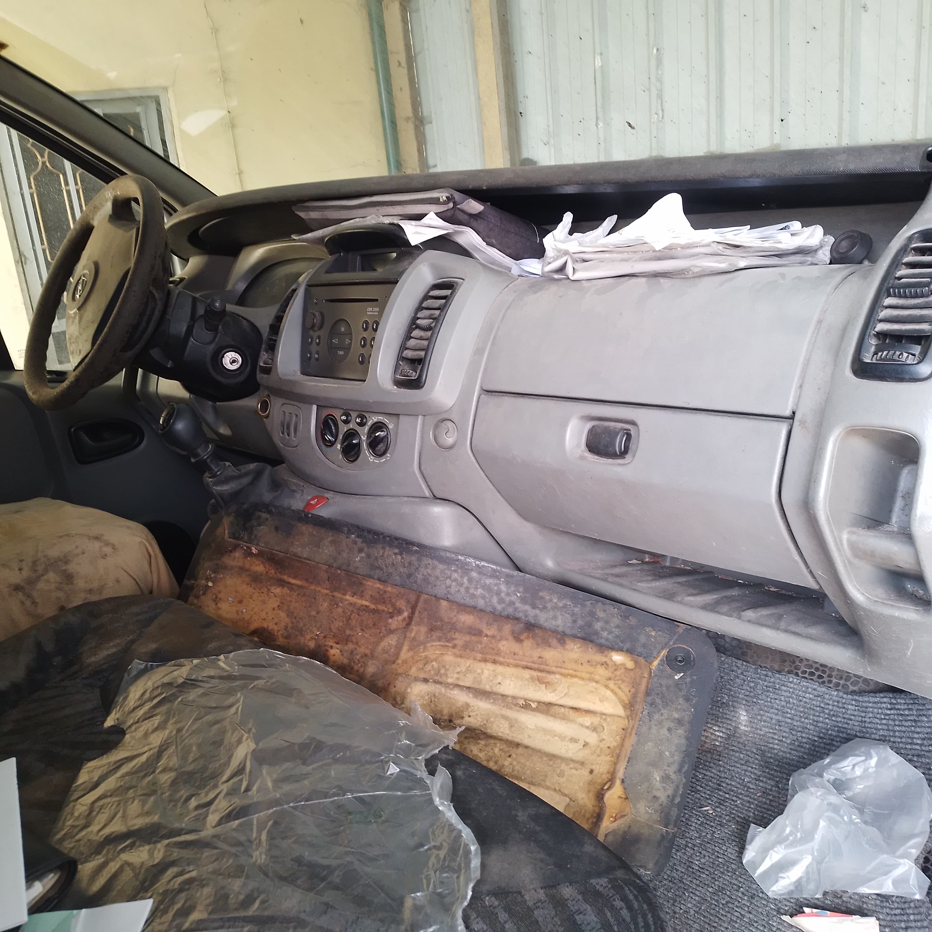 Opel Vivaro · Ano 2005 — imagem 8