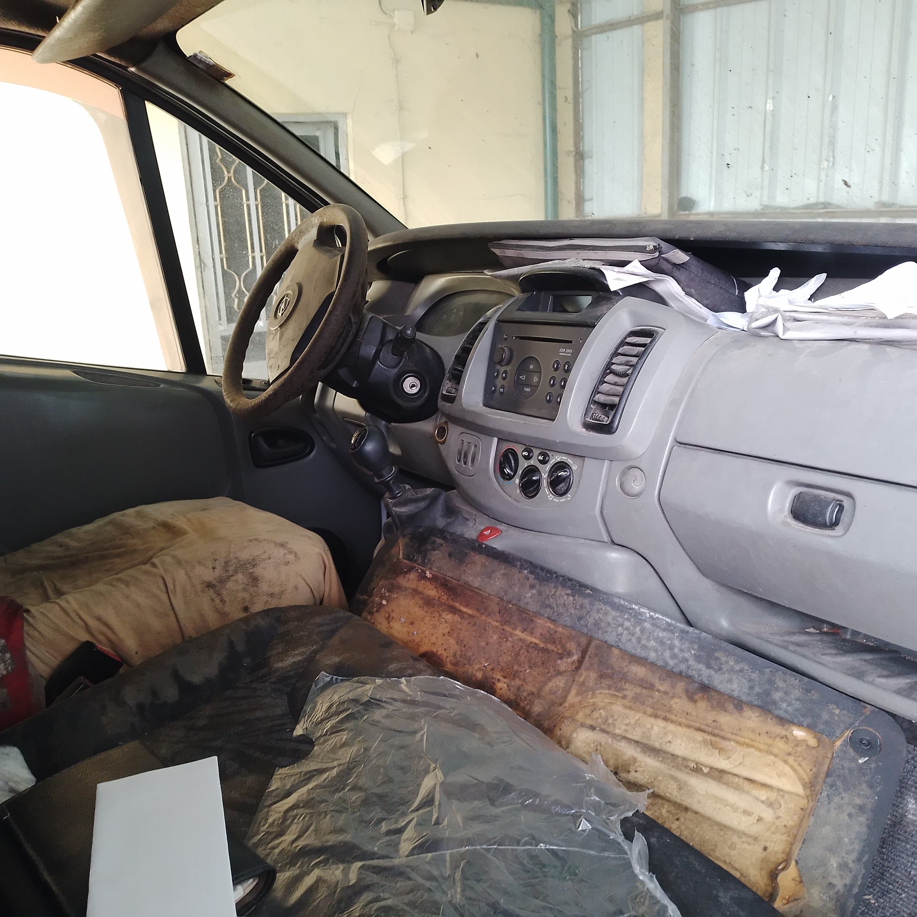 Opel Vivaro · Ano 2005 — imagem 7
