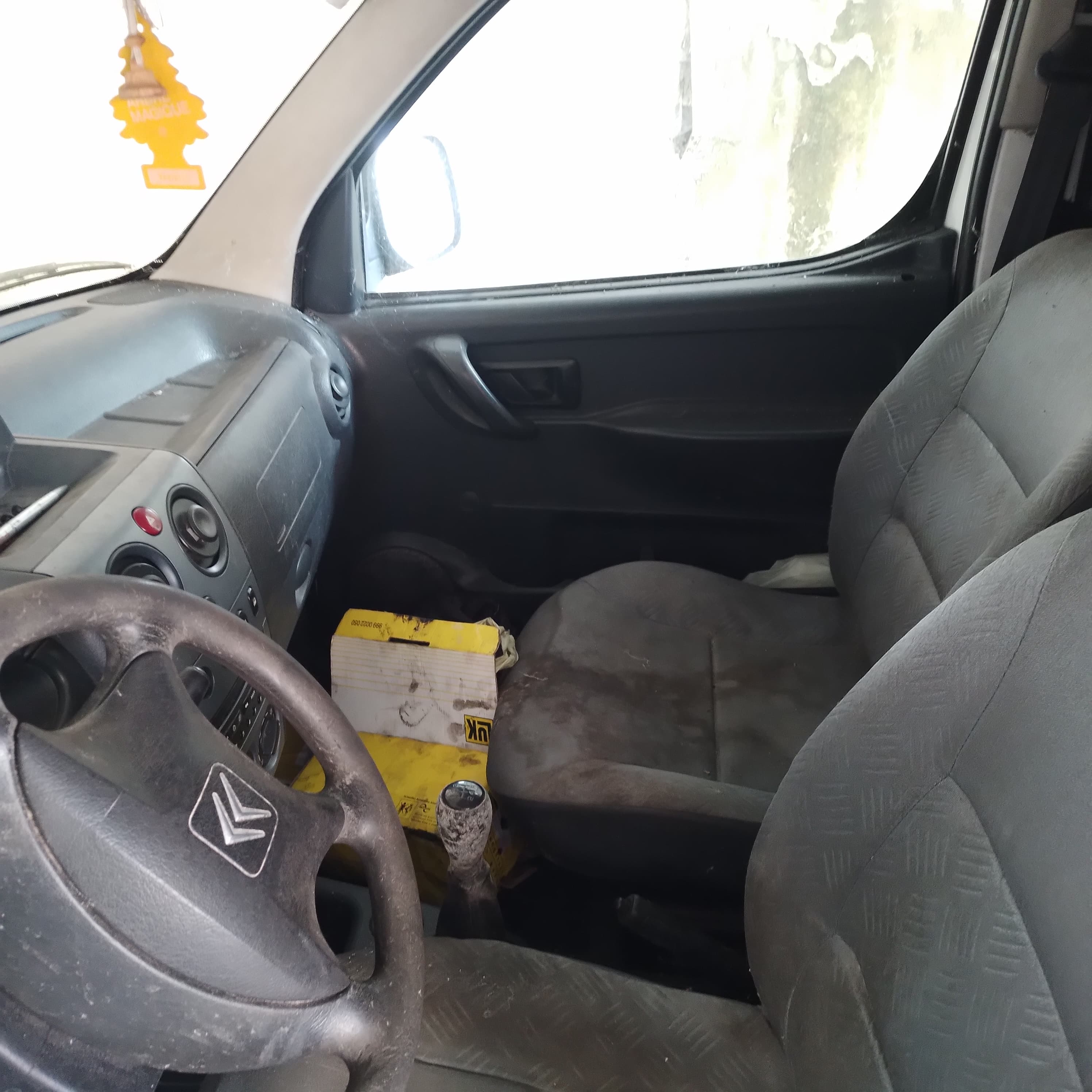 Citroën Berlingo · Ano 2007 — image 8