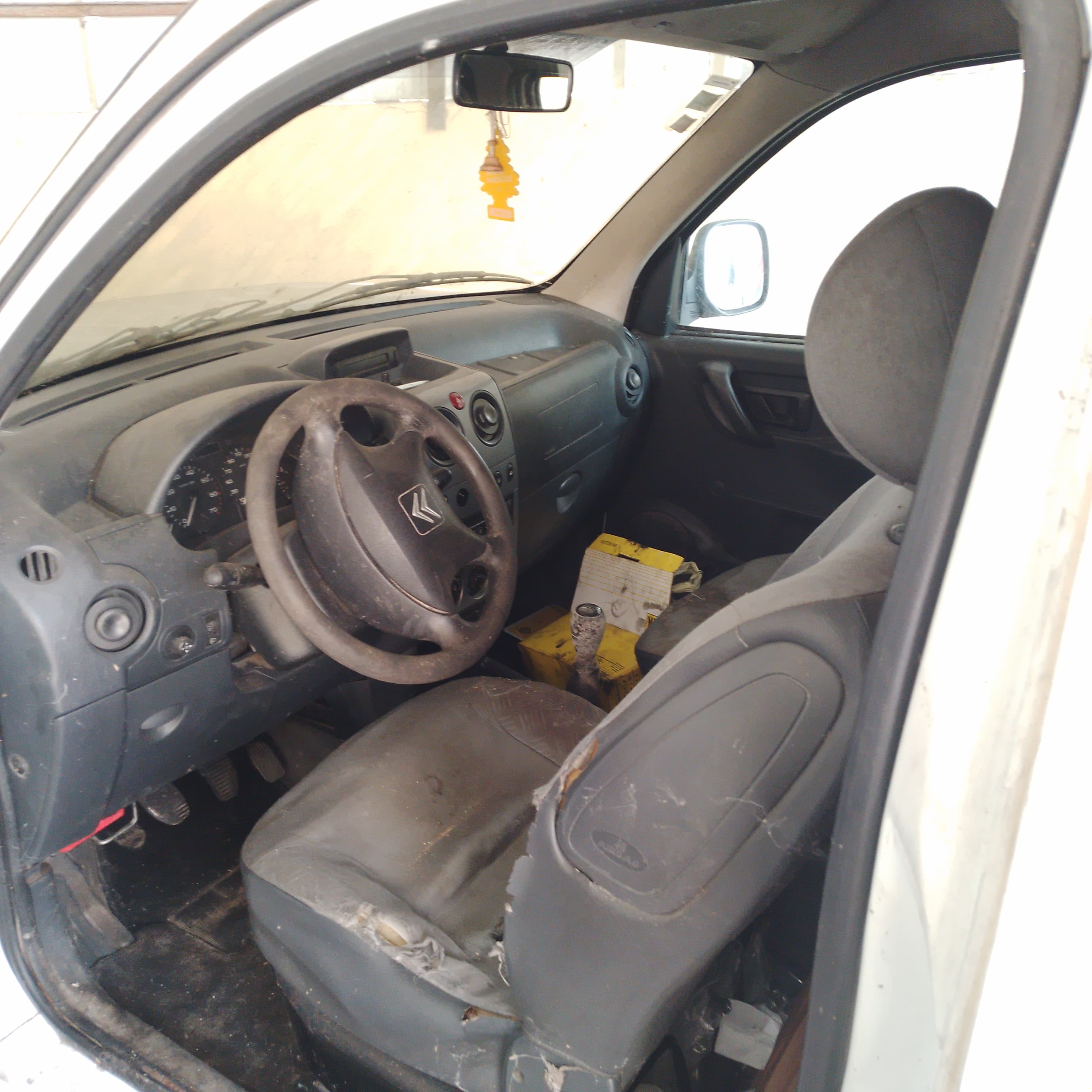 Citroën Berlingo · Ano 2007 — image 7
