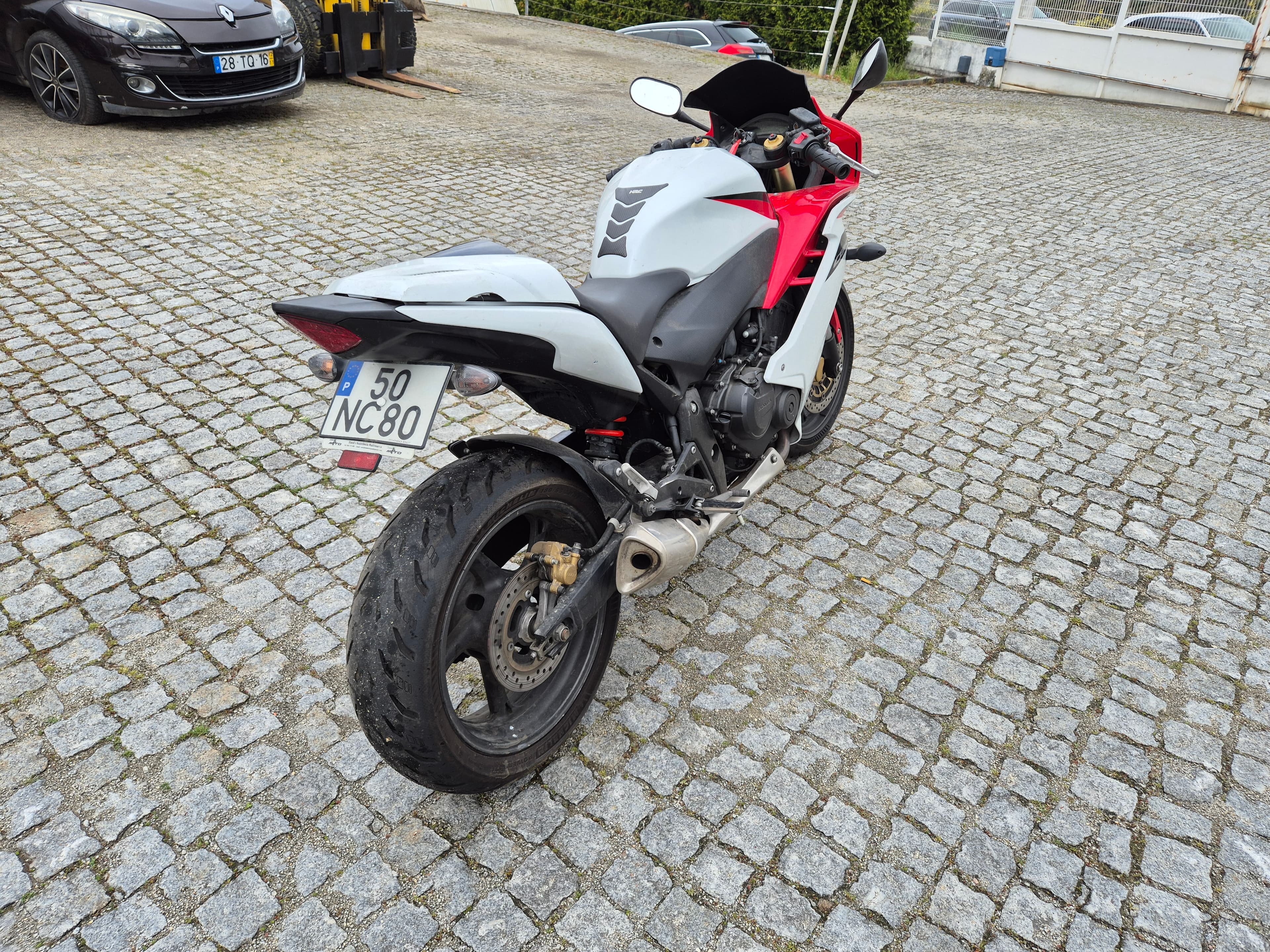 Honda CBR 600F 2011 · Ano 2012 — imagem 4