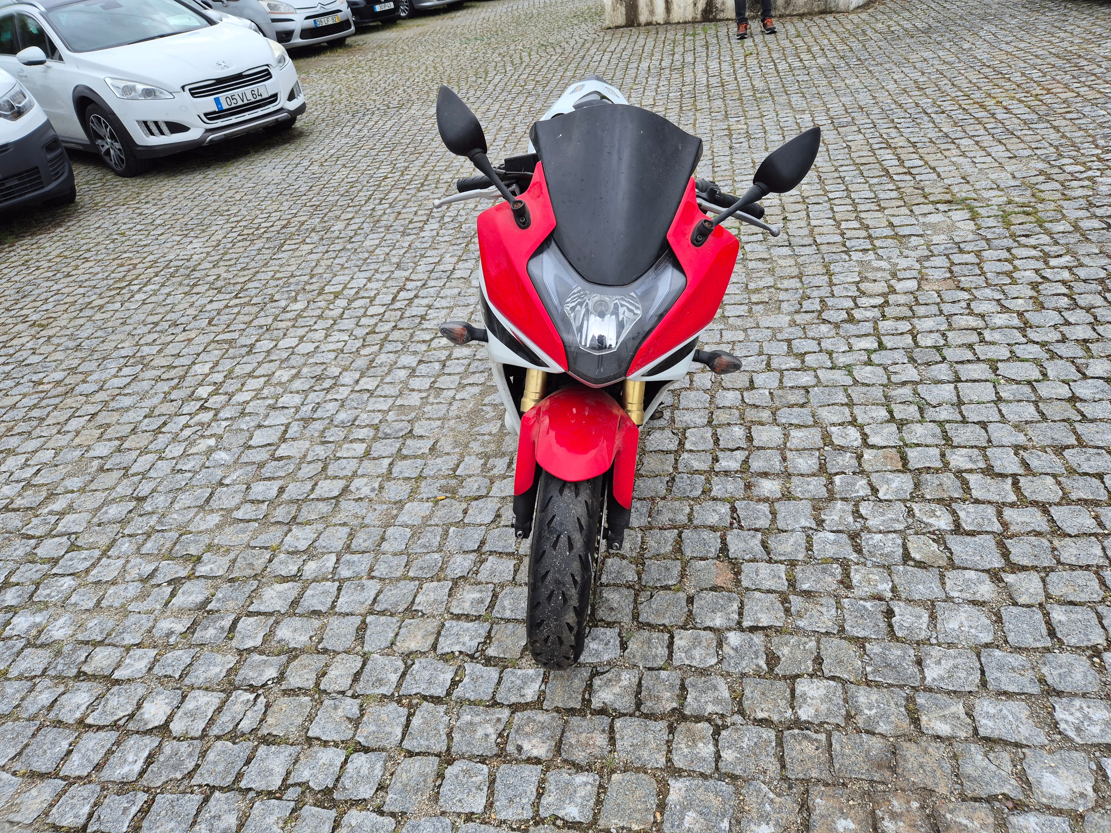 Honda CBR 600F 2011 · Ano 2012 — imagem 2