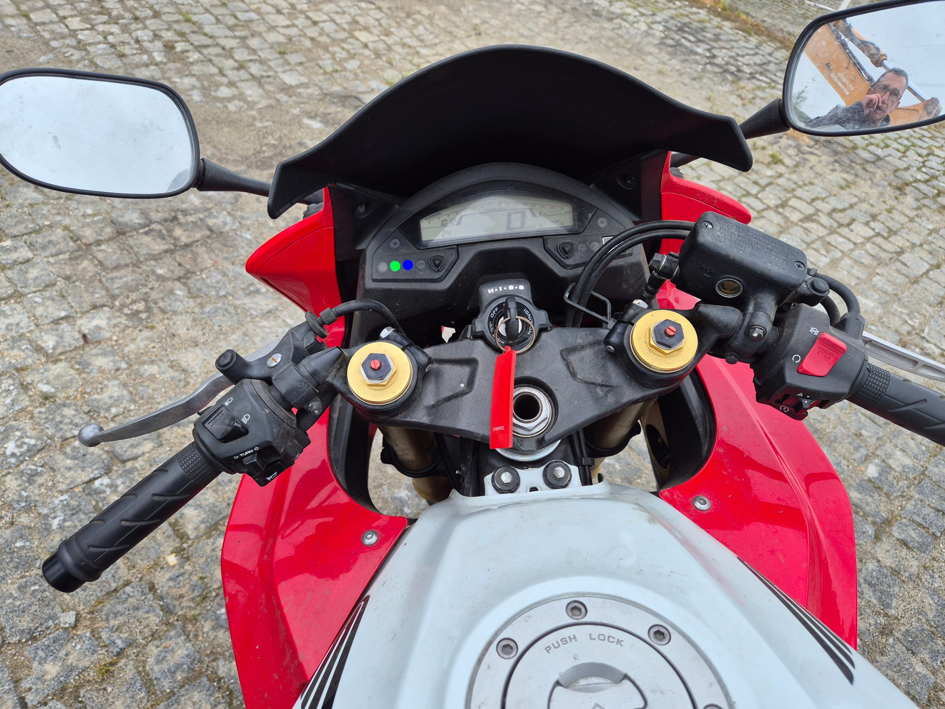 Honda CBR 600F 2011 · Ano 2012 — imagem 9