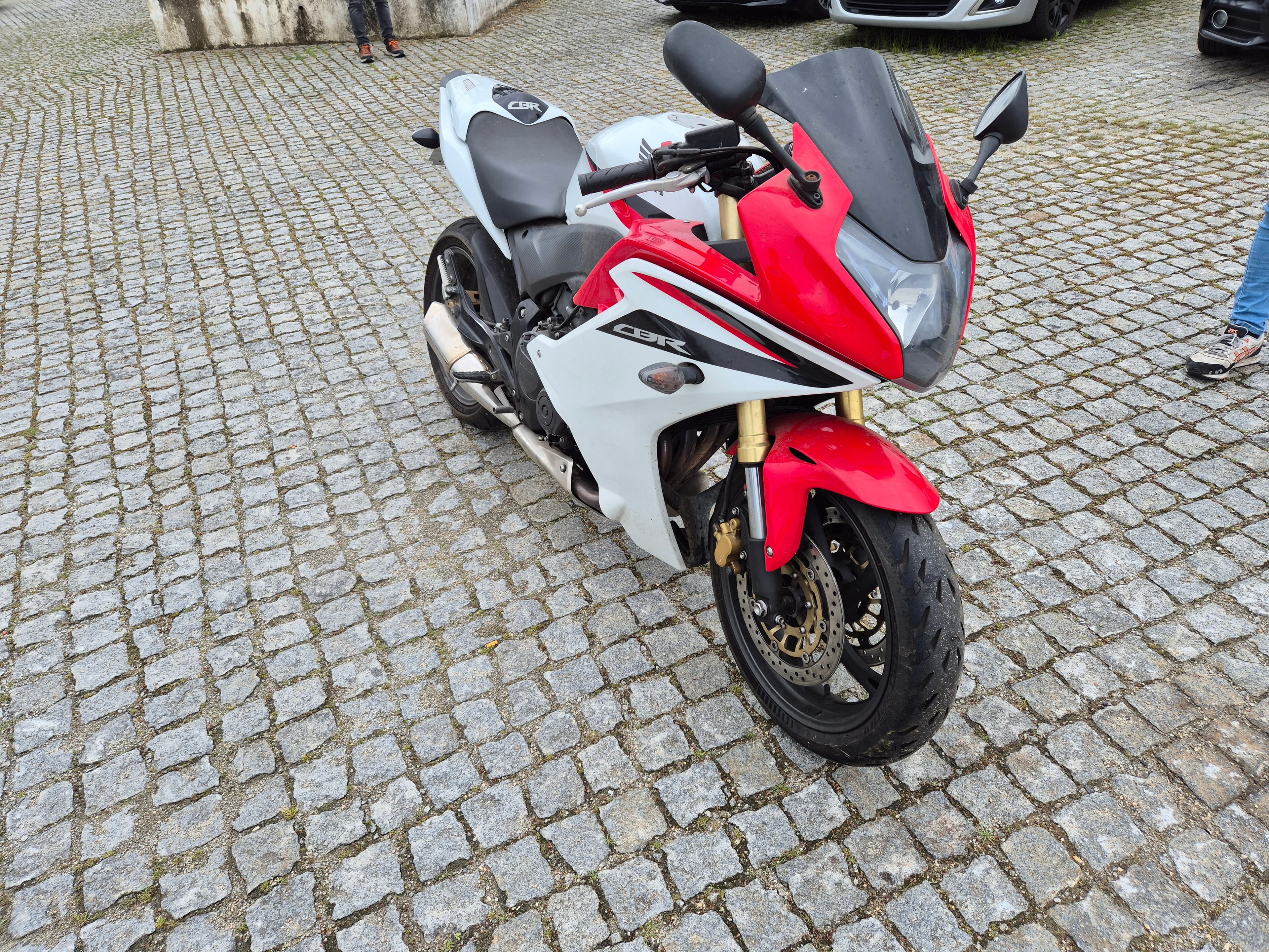 Honda CBR 600F 2011 · Ano 2012 — imagem 3