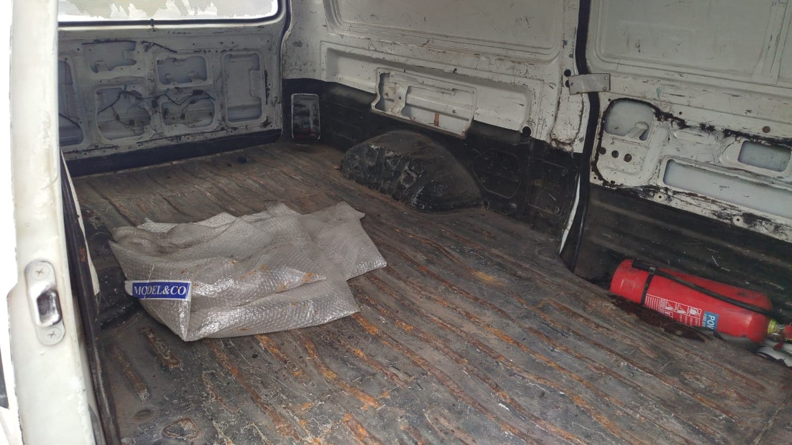 Mini bus Mitsubishi L200 — imagem 6