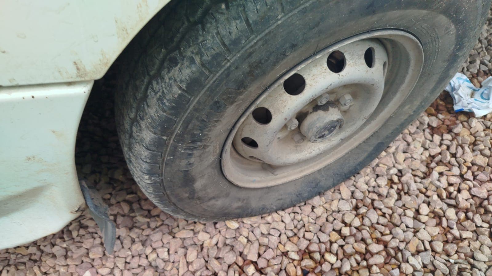 Mini bus Mitsubishi L200 — imagem 8