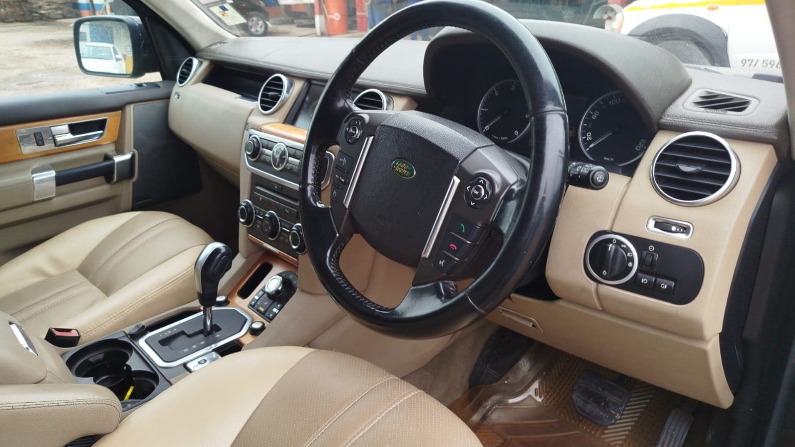 Land Rover Discovery — image 8