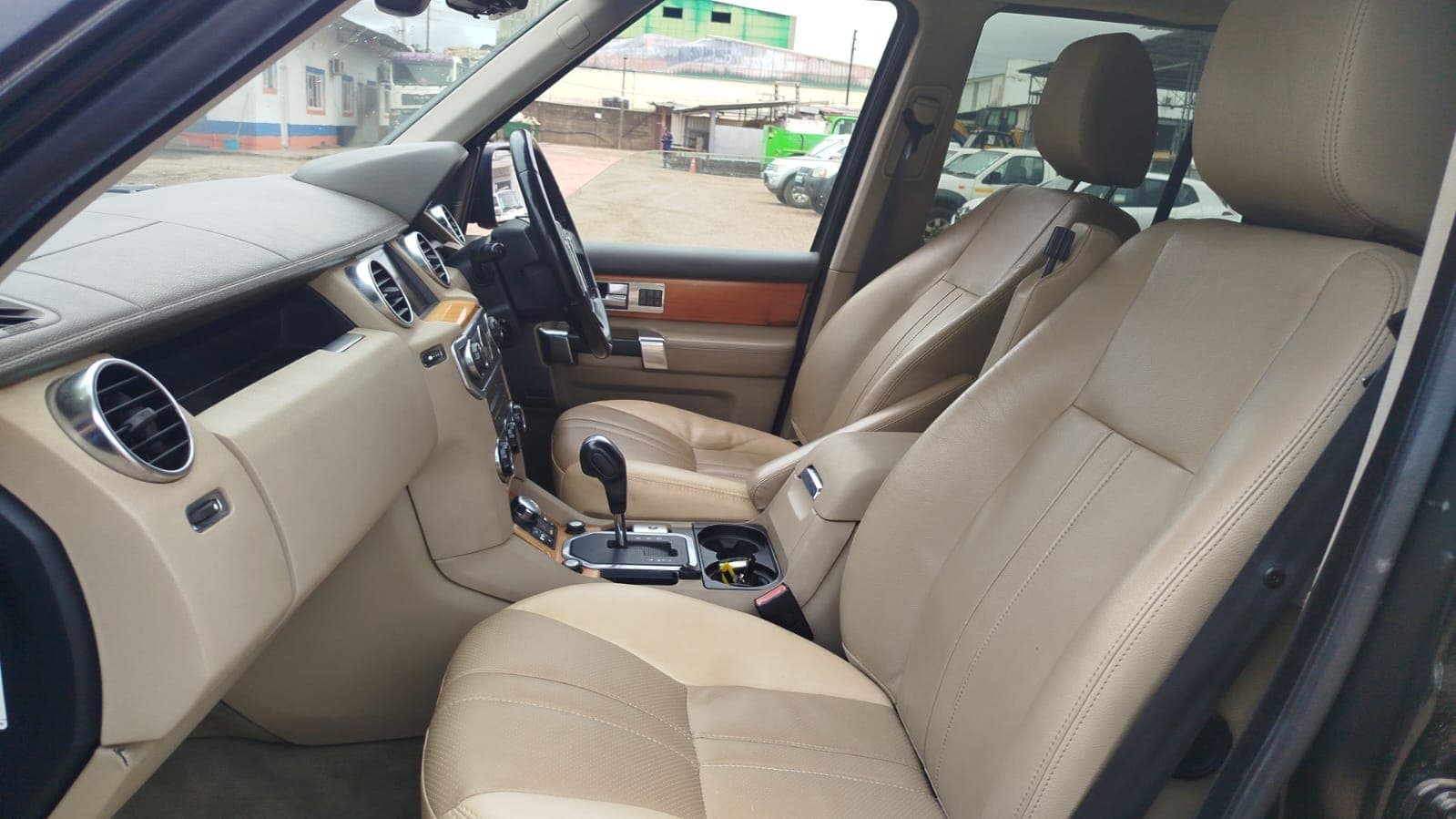 Land Rover Discovery — image 9