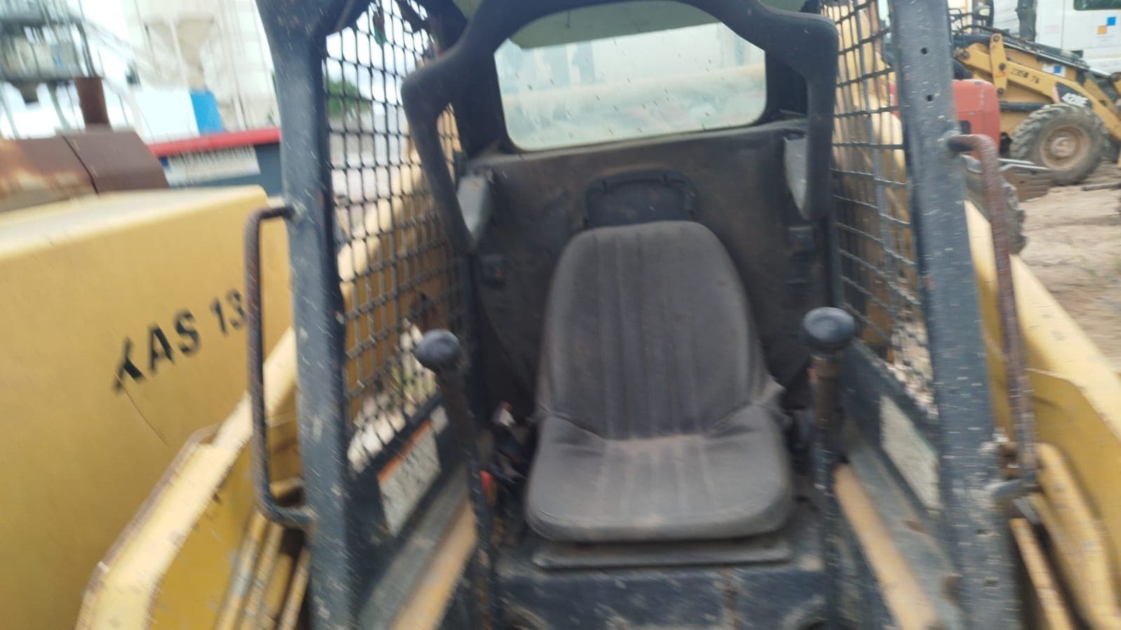 Bobcat S205 — image 4