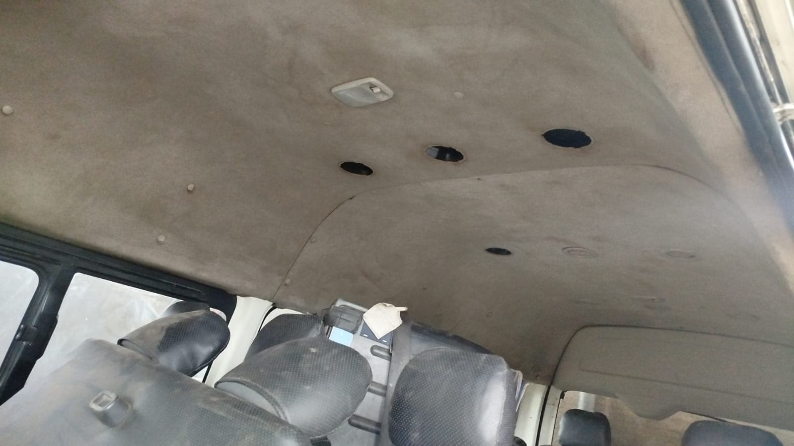 toyota Hiace — image 6