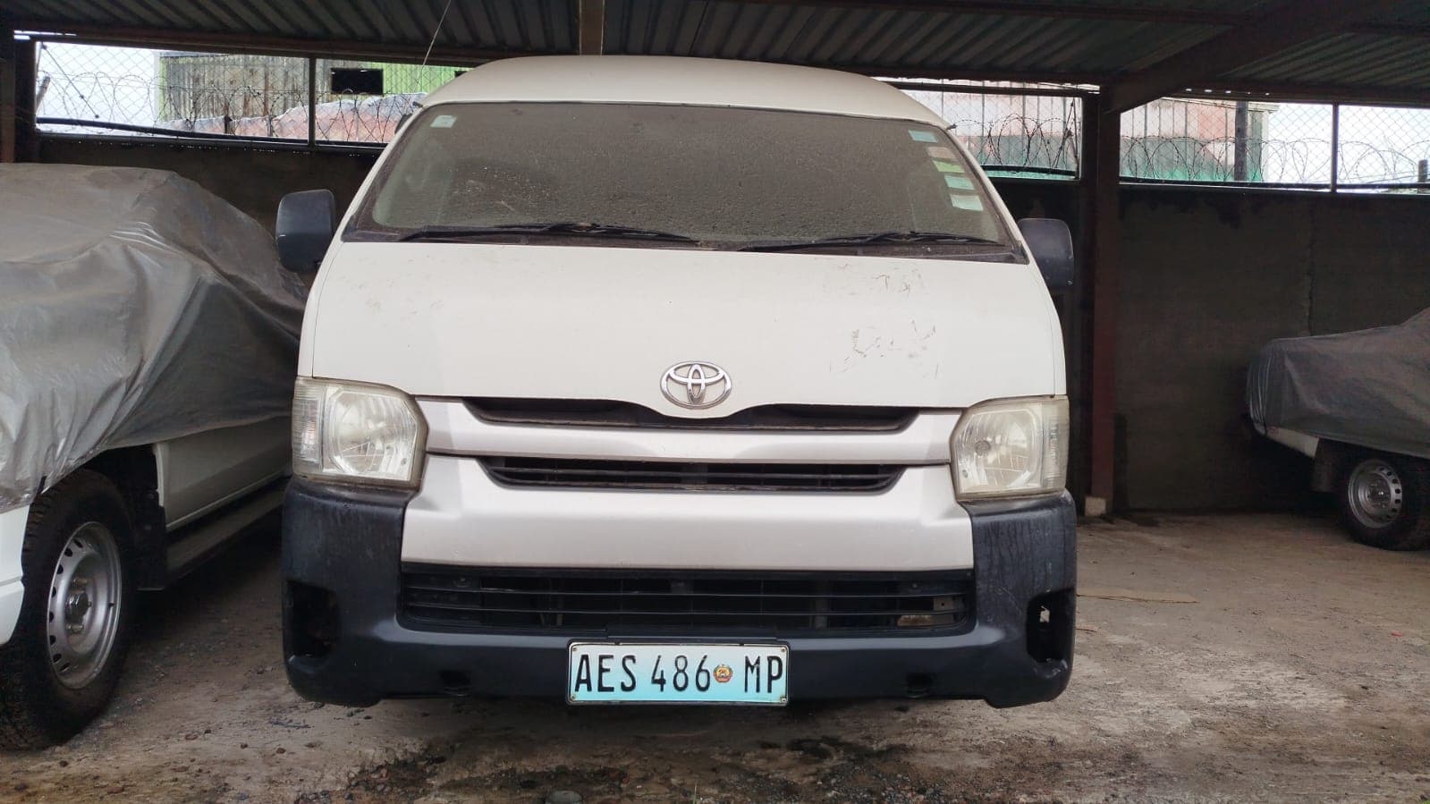 toyota Hiace — image 2