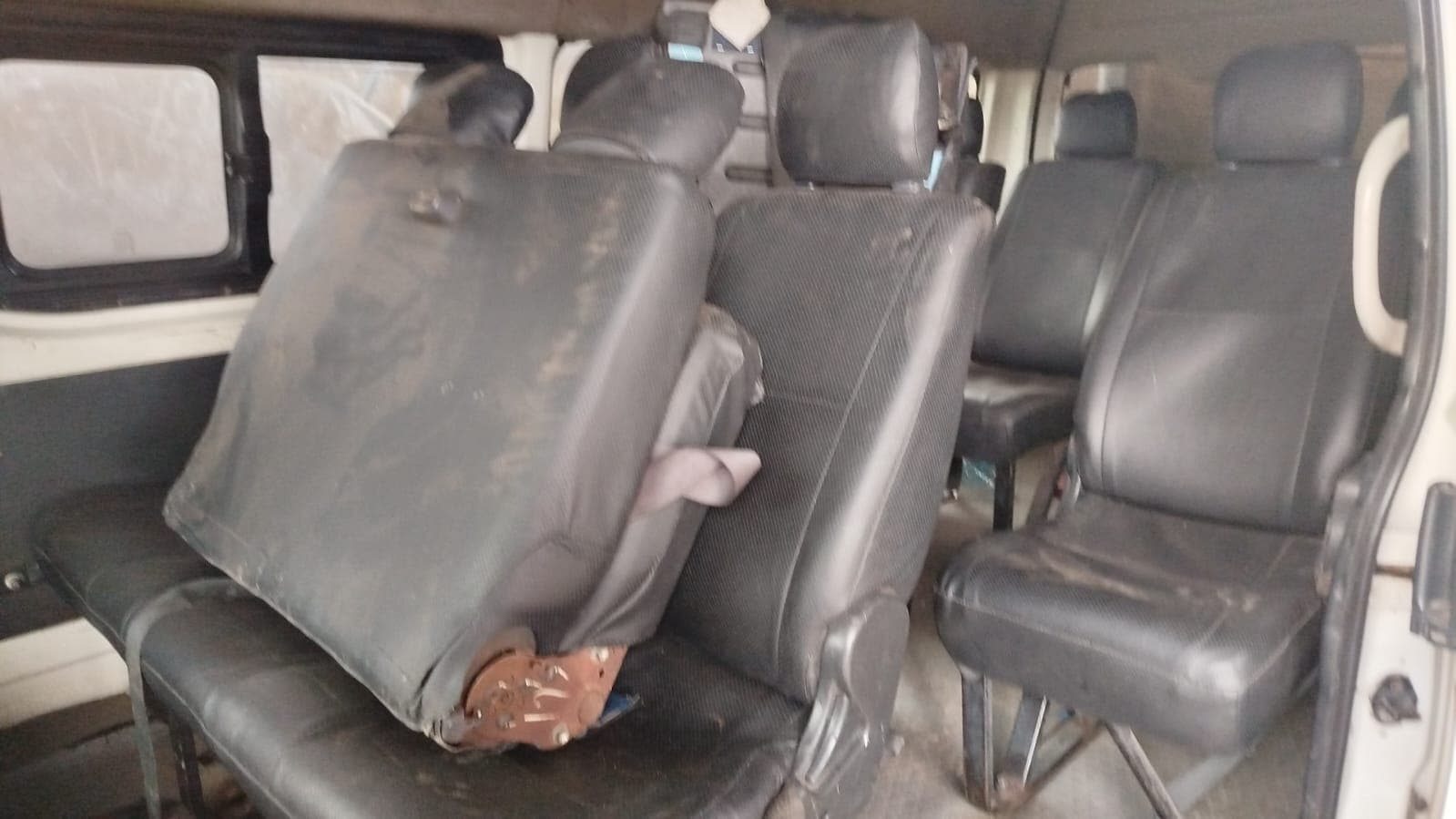 toyota Hiace — image 7