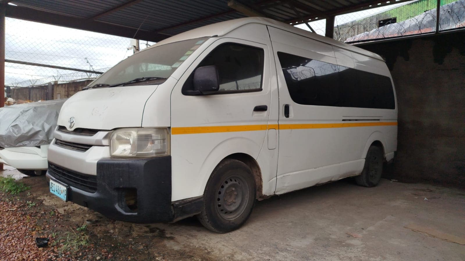 toyota Hiace — image 5