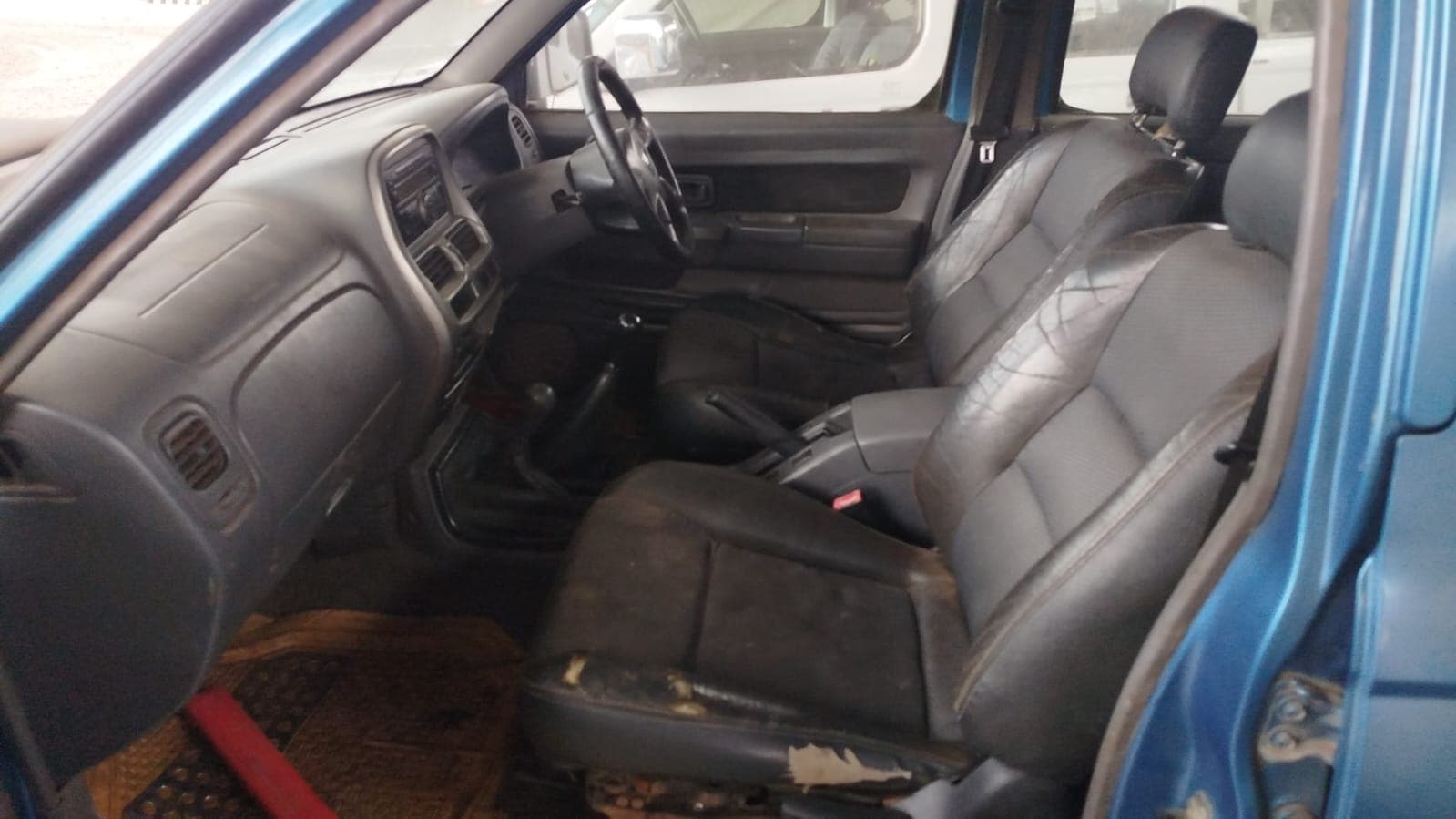Nissan Hardbody — image 6