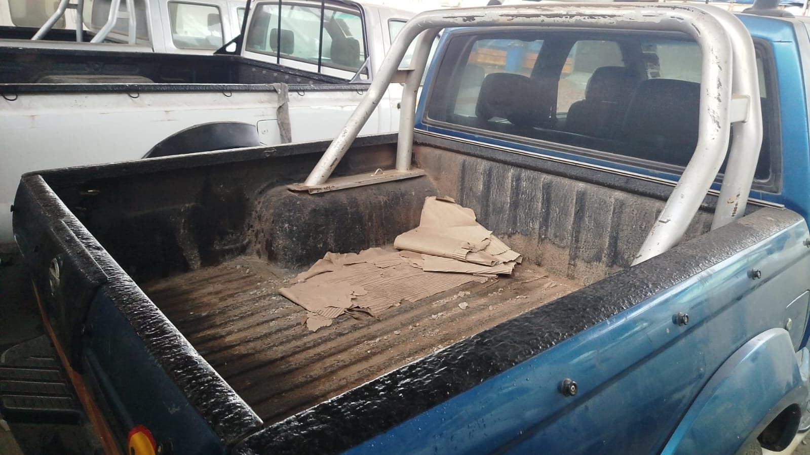 Nissan Hardbody — image 11