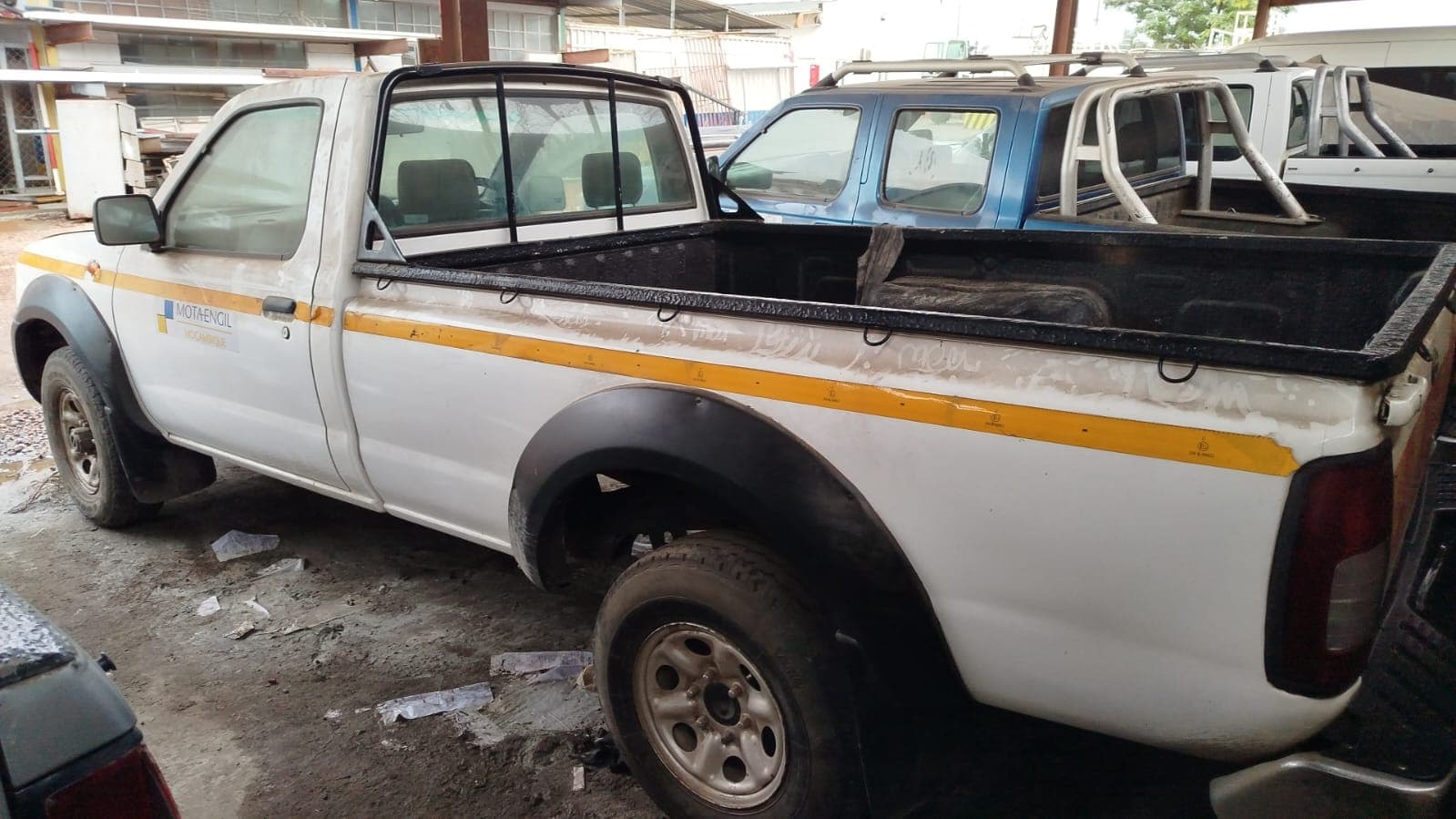 Nissan Hardbody — image 11