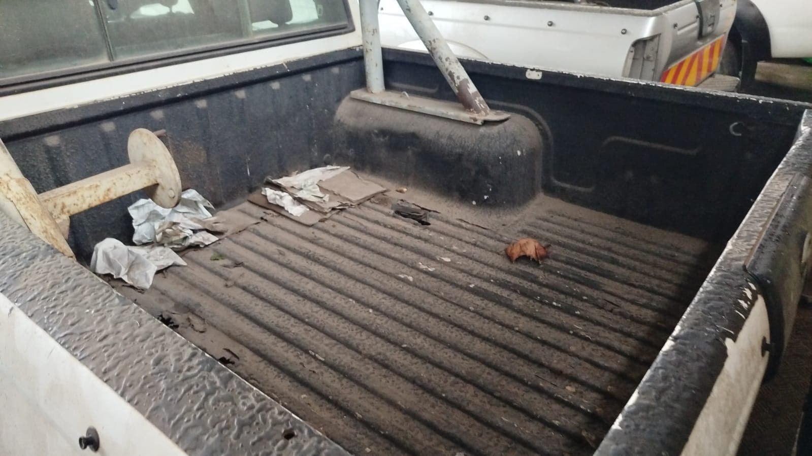 Nissan Hardbody — image 16