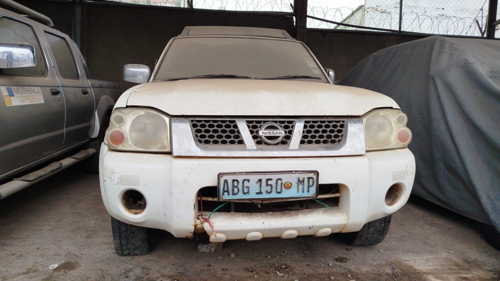Nissan Hardbody — image 18