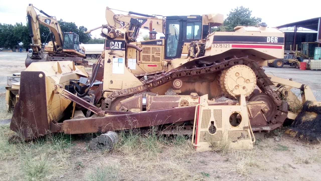 Tractor de rastos Caterpillar D6R — image 2