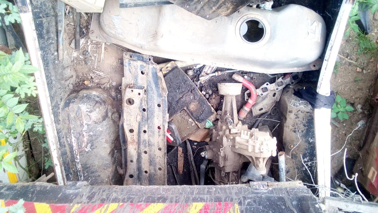 Nissan Hardbody — image 3