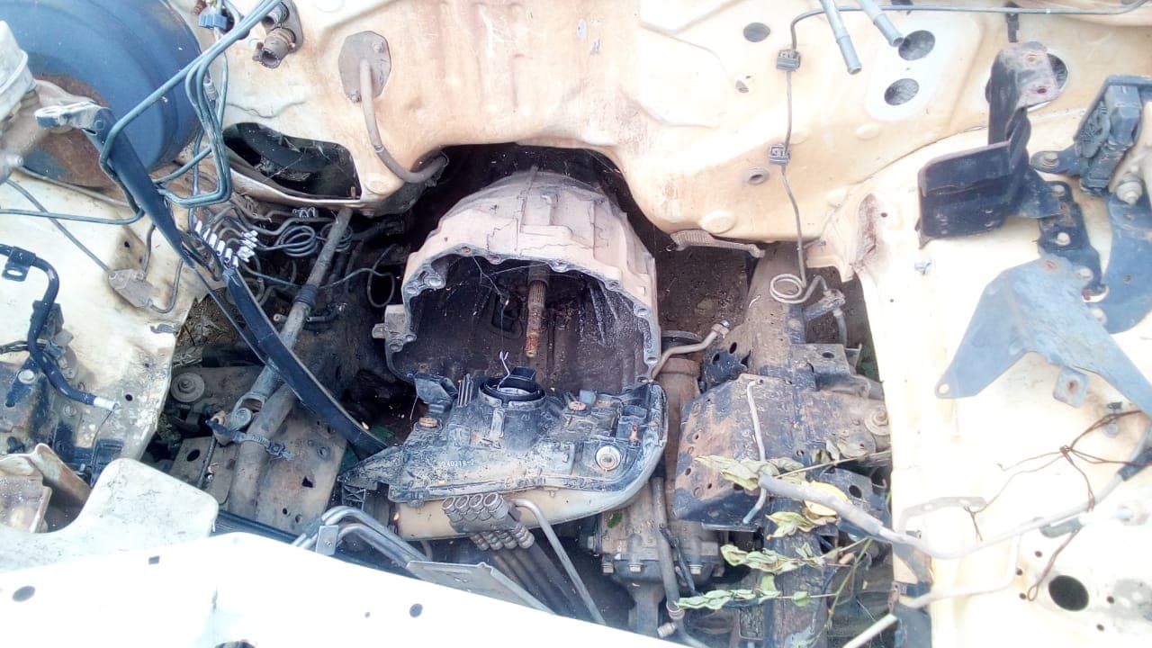 Nissan Hardbody — image 4