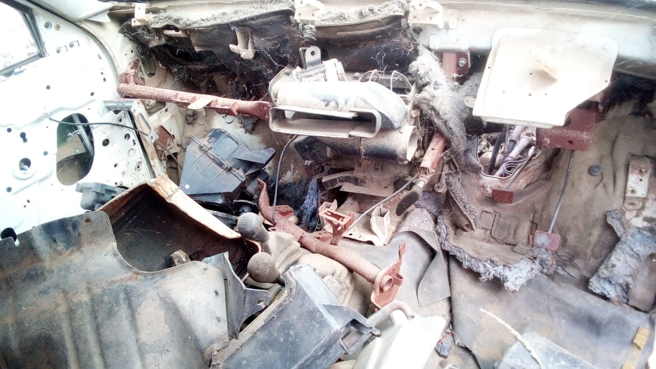Nissan Hardbody — image 5