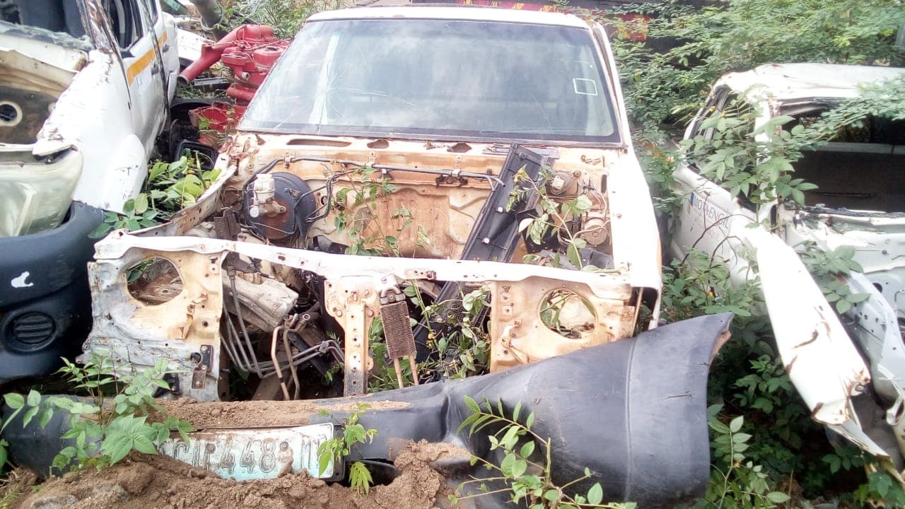Nissan Hardbody — image 1
