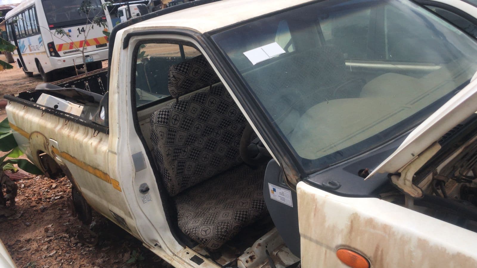 Nissan Hardbody — imagem 4