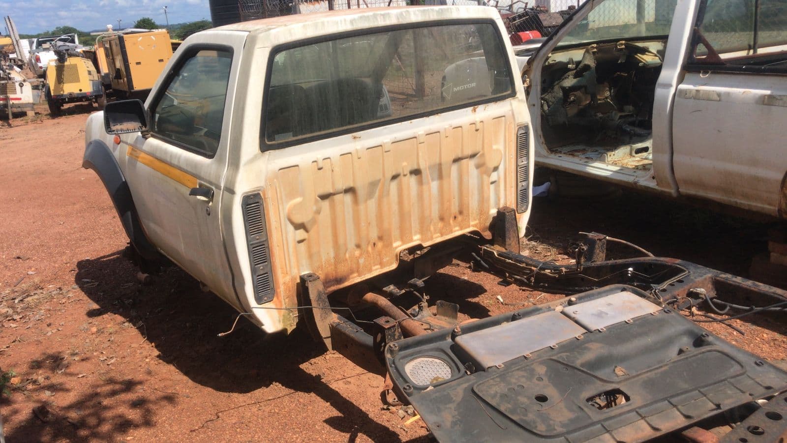 Nissan Hardbody — image 4