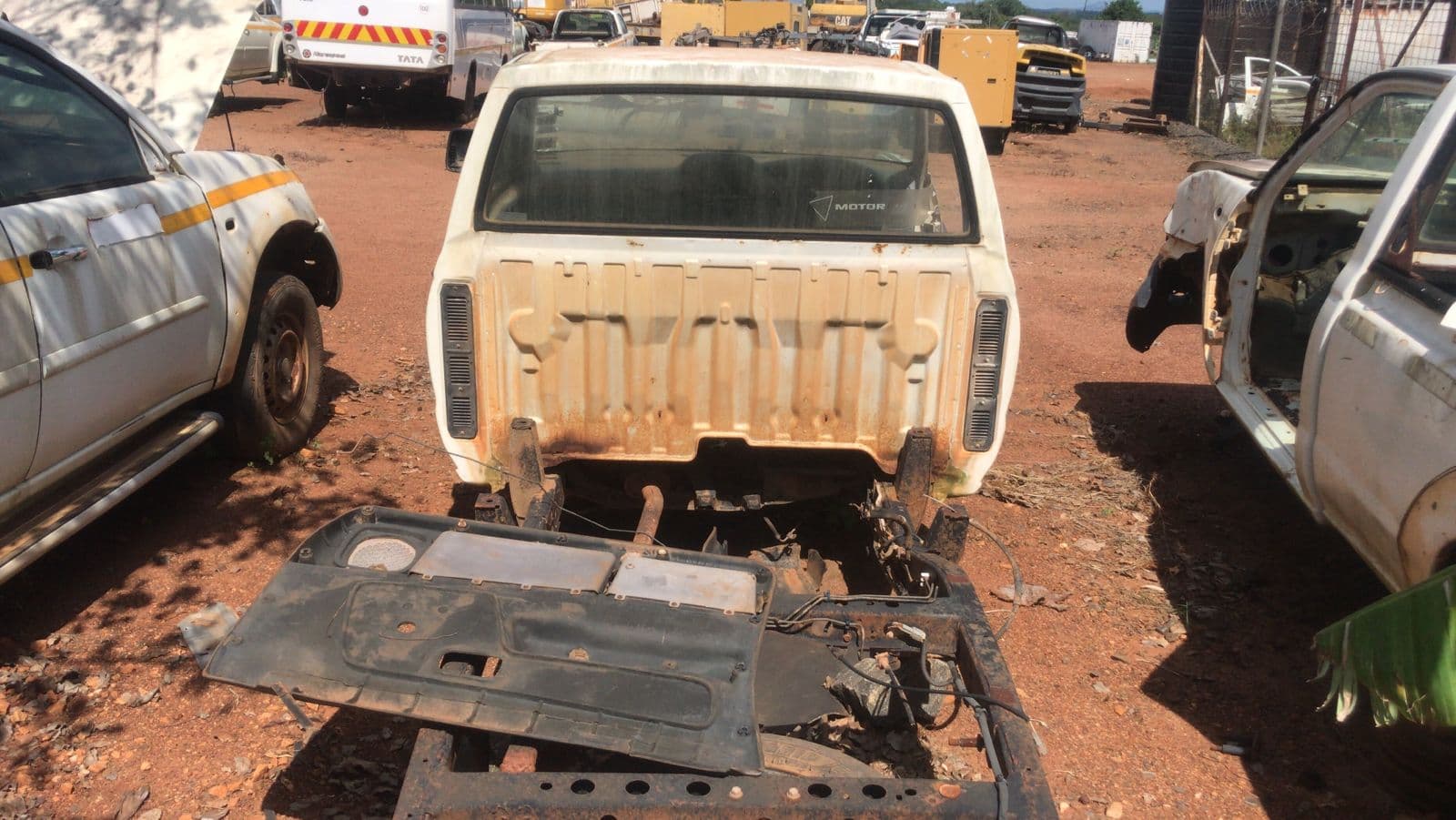 Nissan Hardbody — image 3