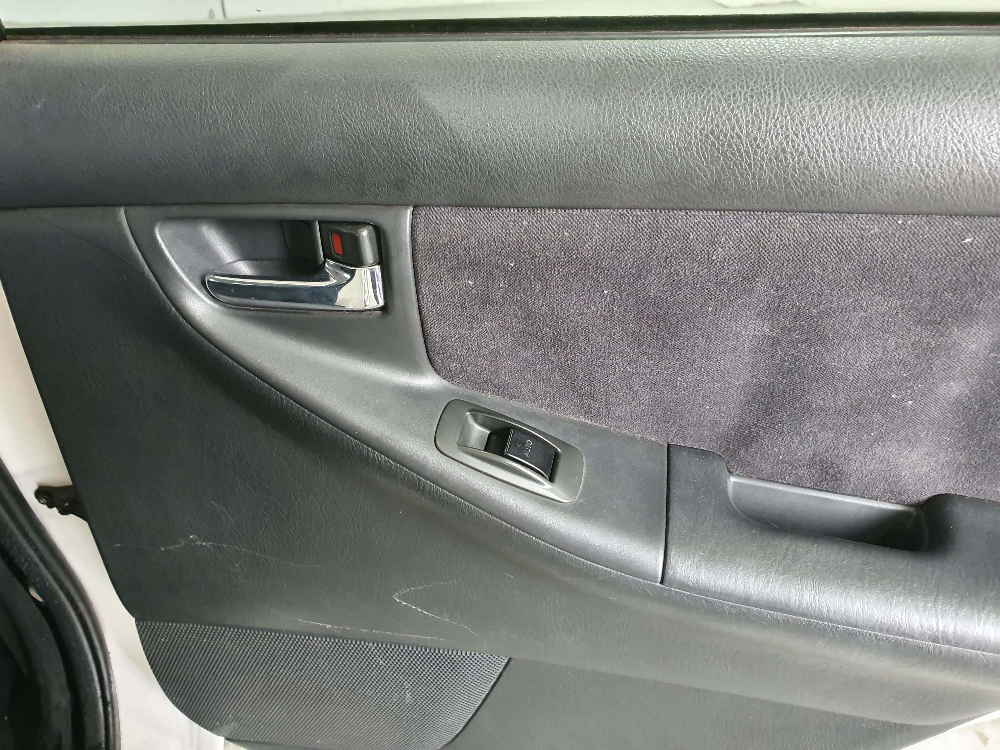 Toyota Corolla VVT-i · Ano 2002 — image 25