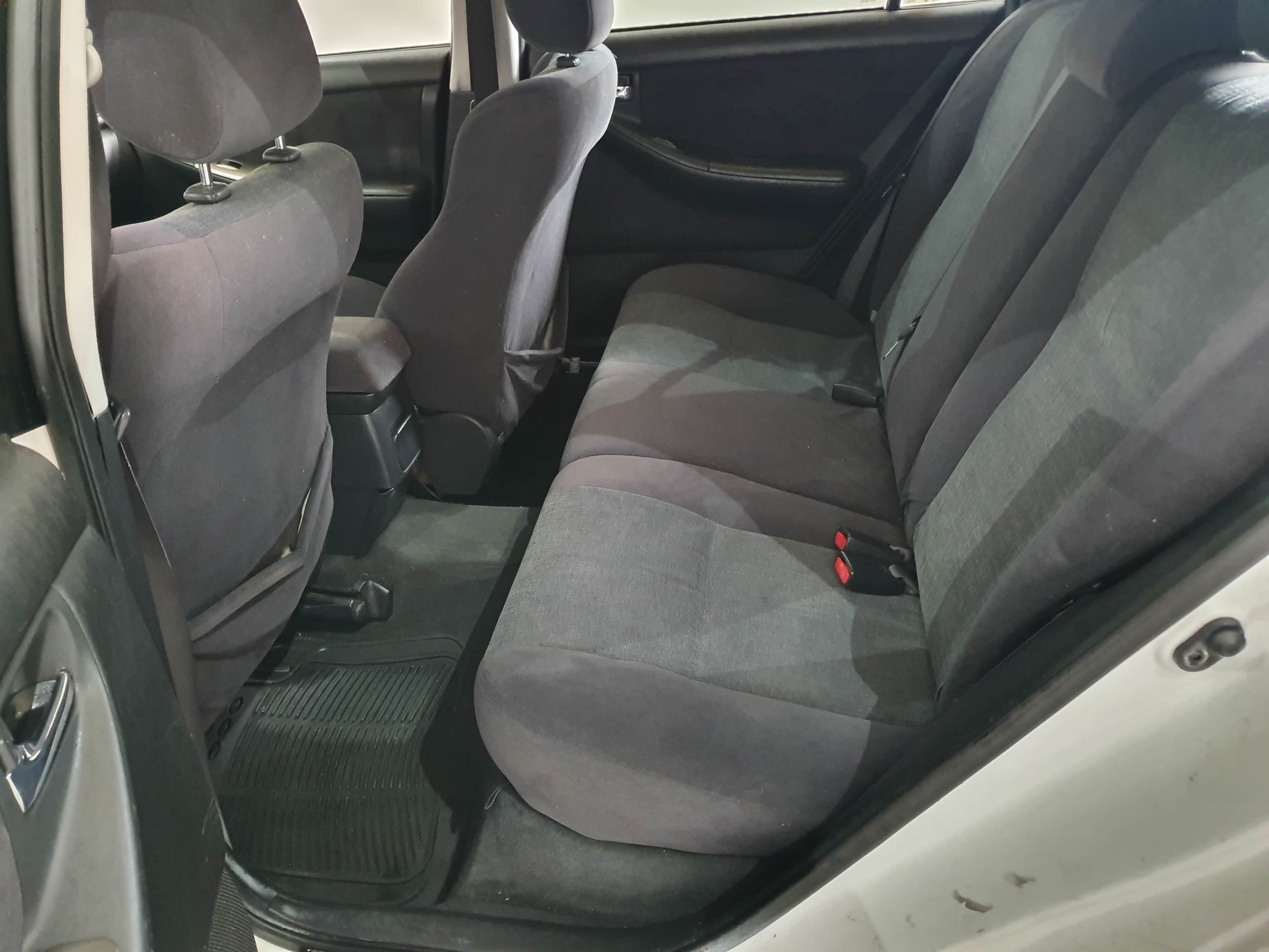 Toyota Corolla VVT-i · Ano 2002 — image 33