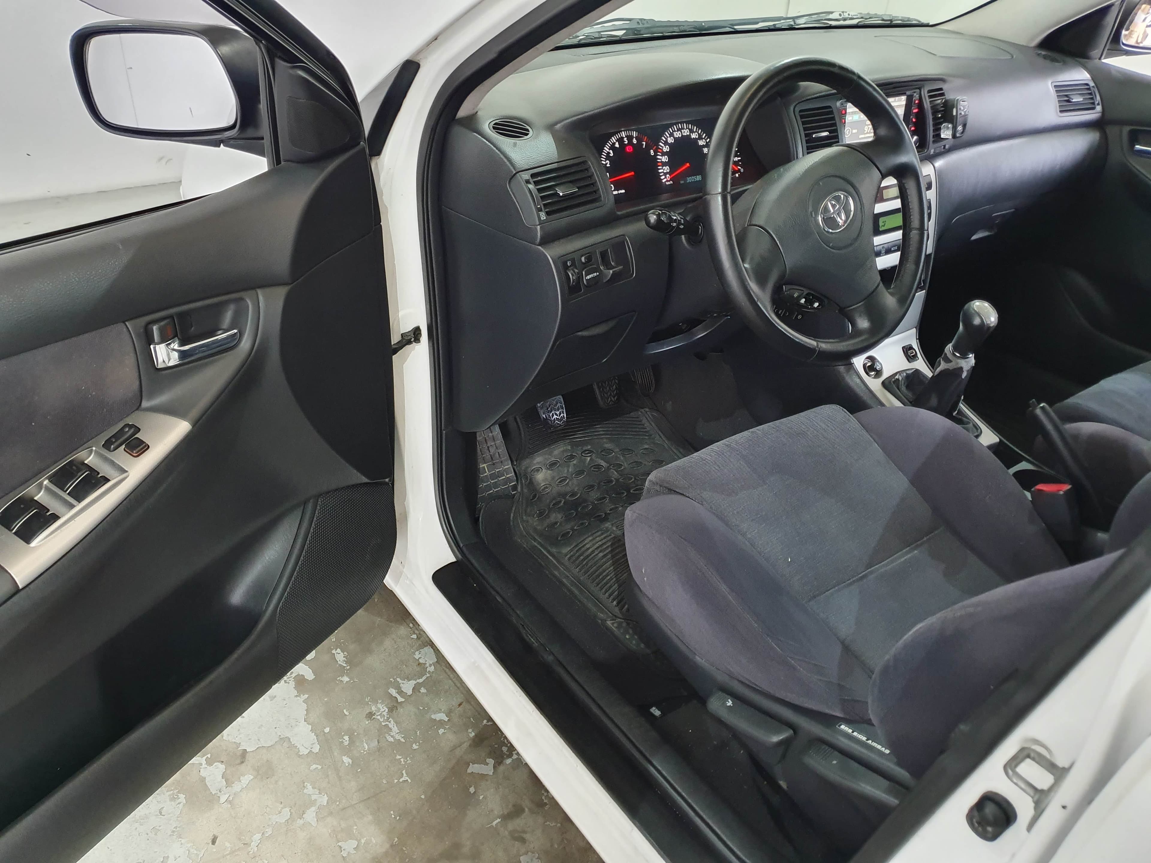 Toyota Corolla VVT-i · Ano 2002 — image 34