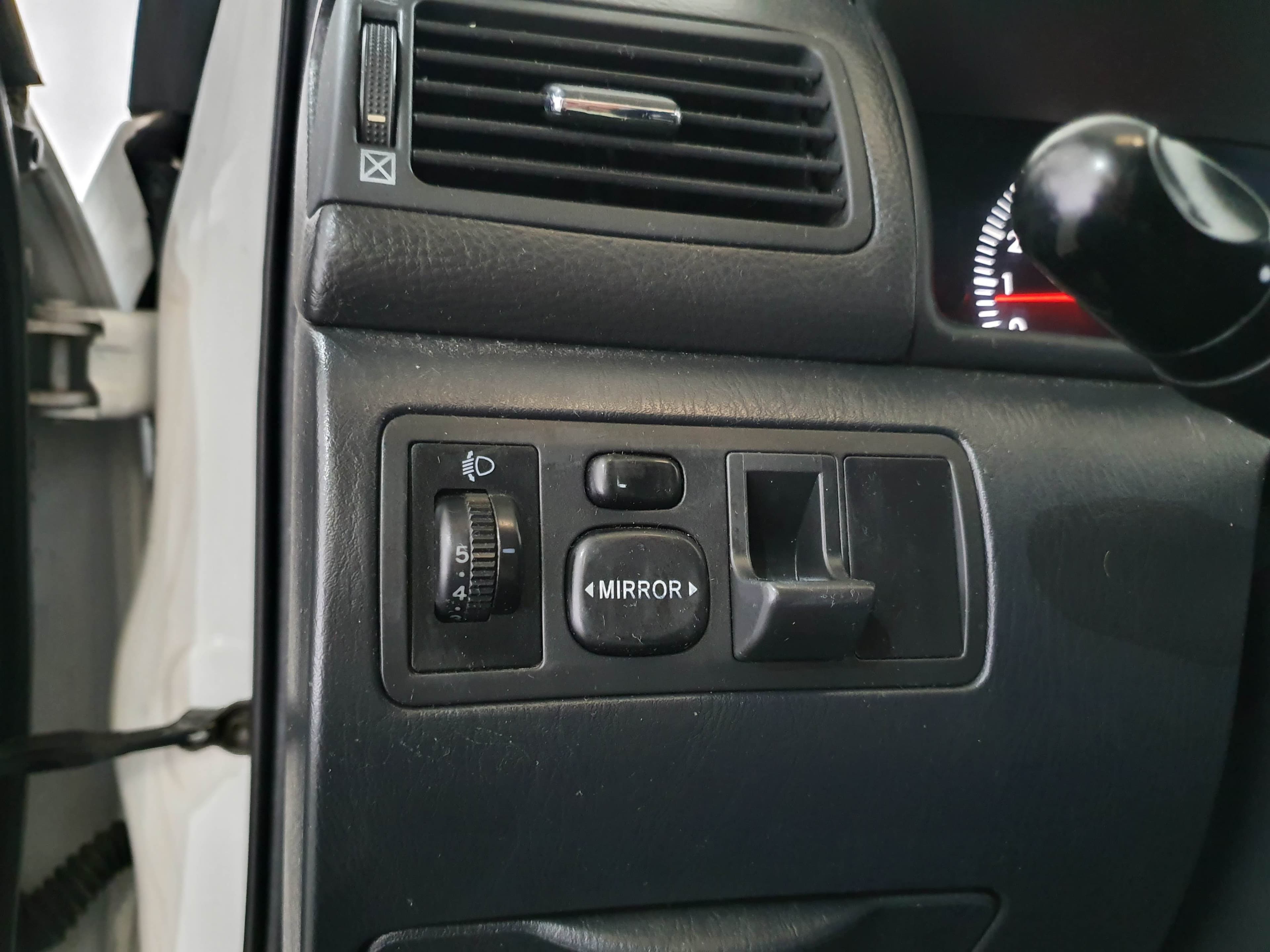 Toyota Corolla VVT-i · Ano 2002 — image 47