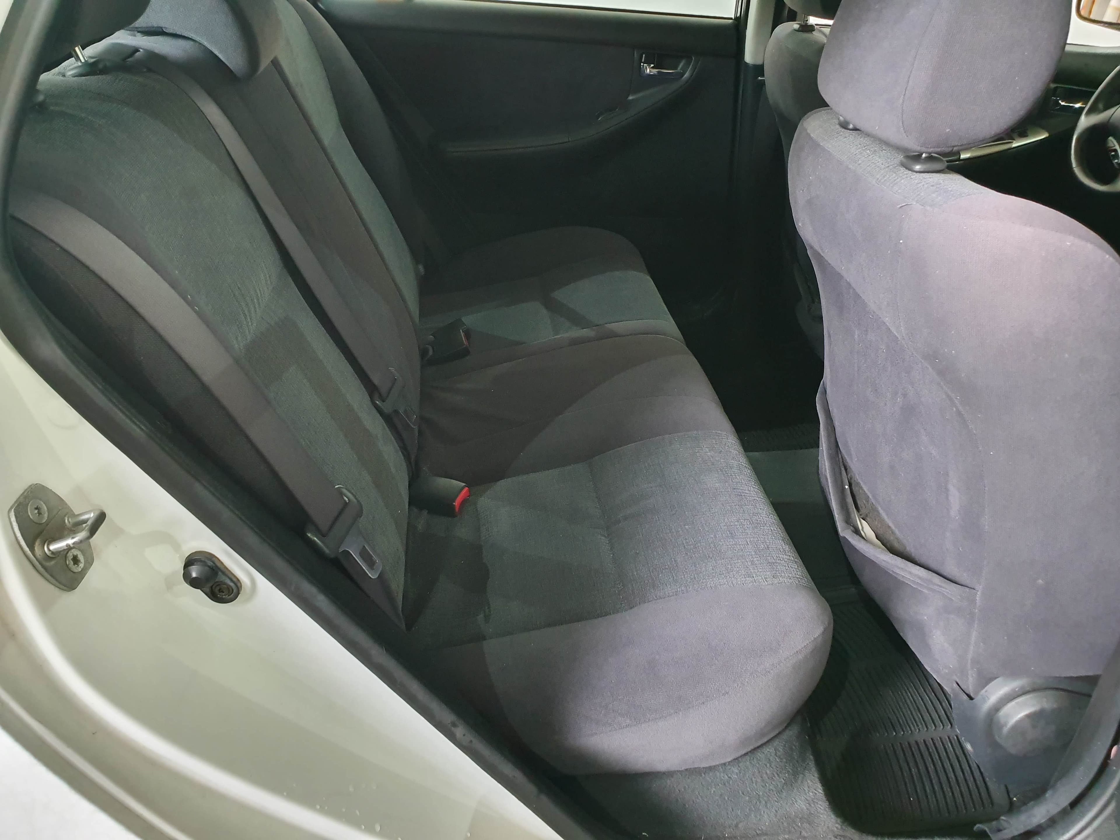 Toyota Corolla VVT-i · Ano 2002 — image 26