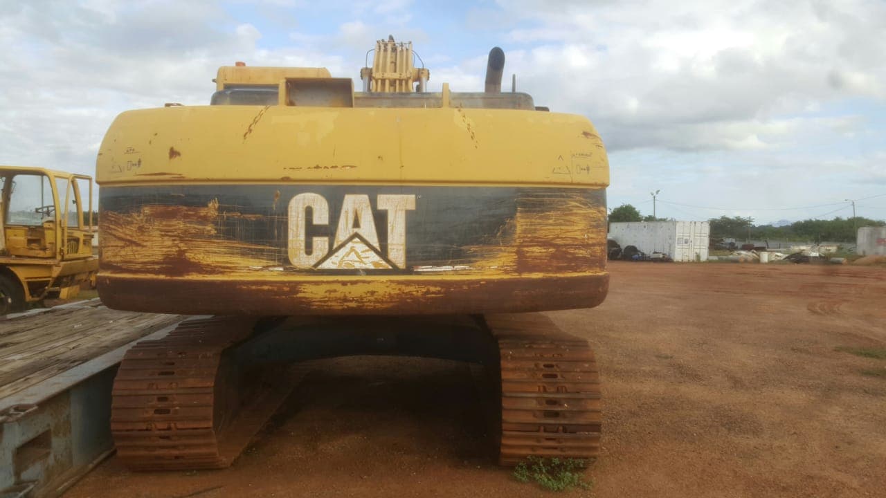 Escavadora Caterpillar 325C — imagem 3