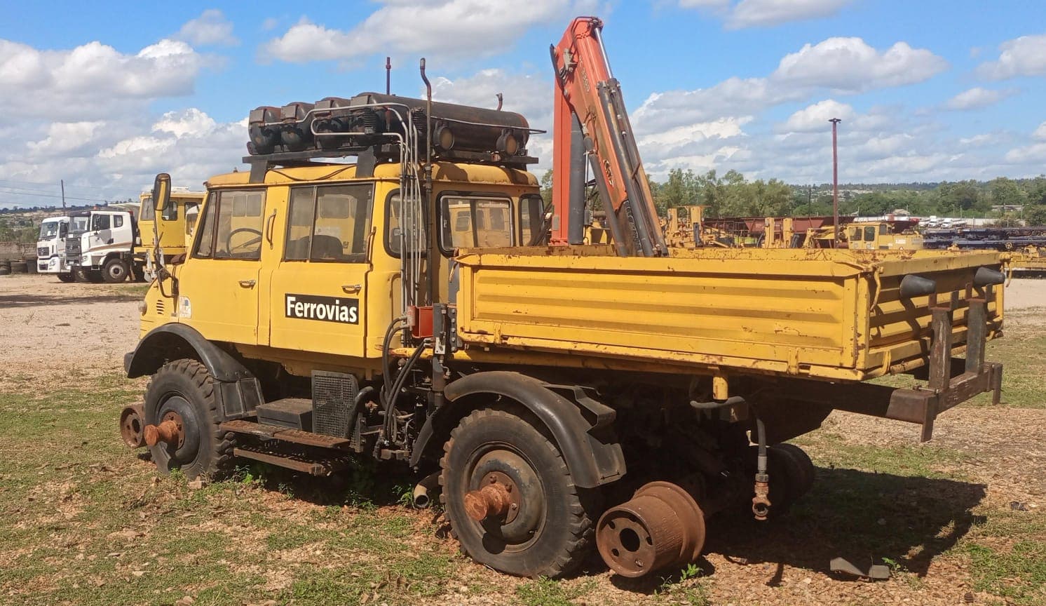 Camião Mercedes Benz Unimog — image 14