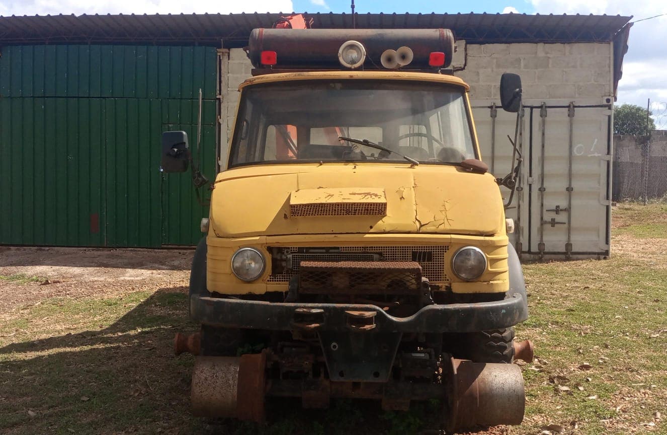 Camião Mercedes Benz Unimog — image 16