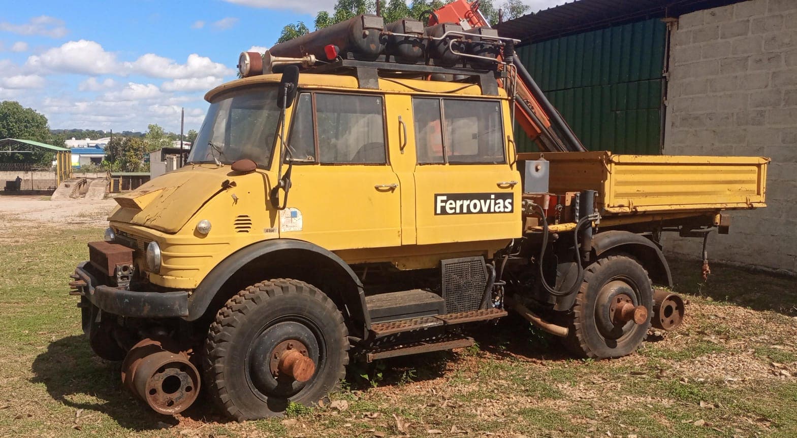 Camião Mercedes Benz Unimog — image 11