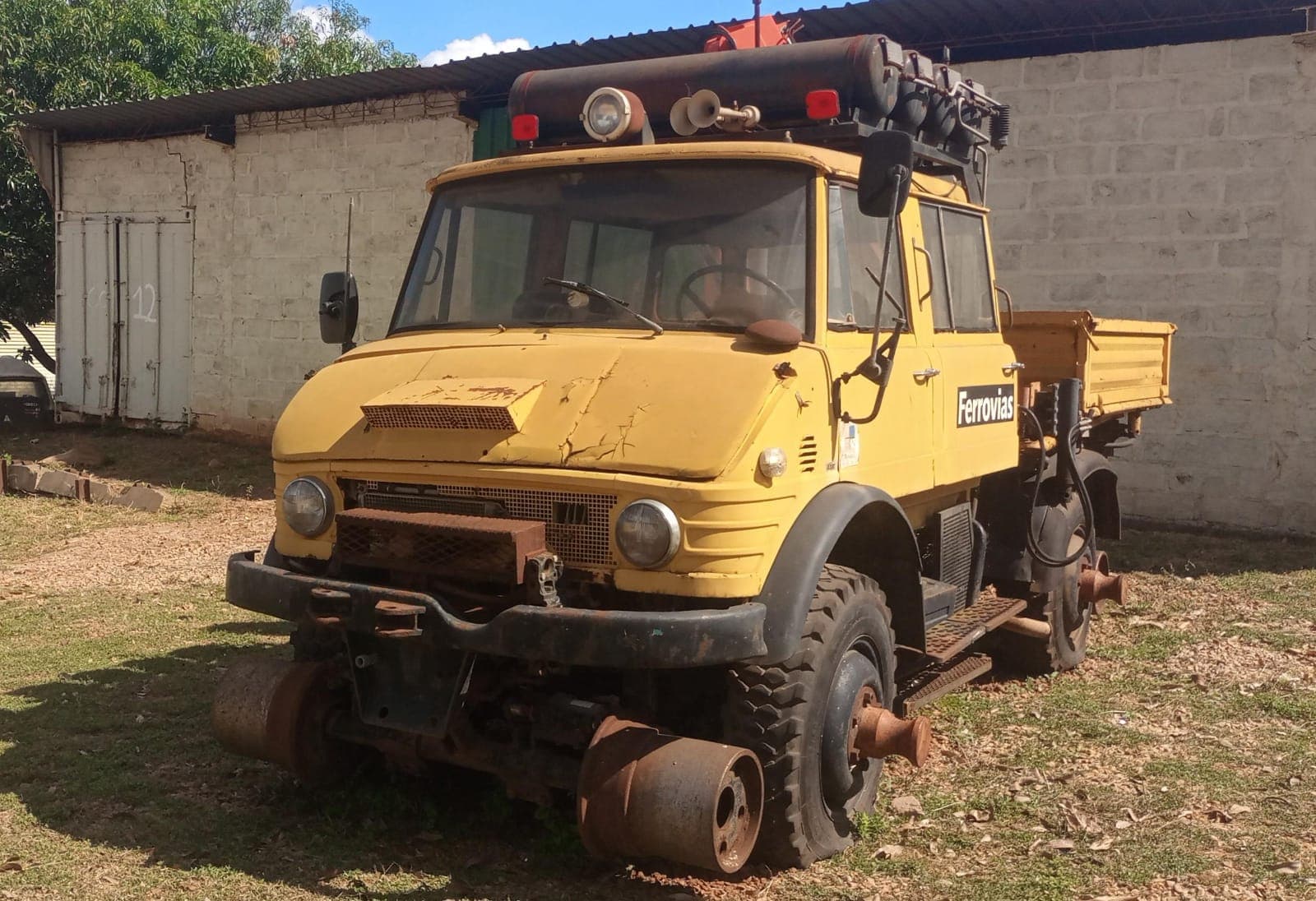 Camião Mercedes Benz Unimog — image 1
