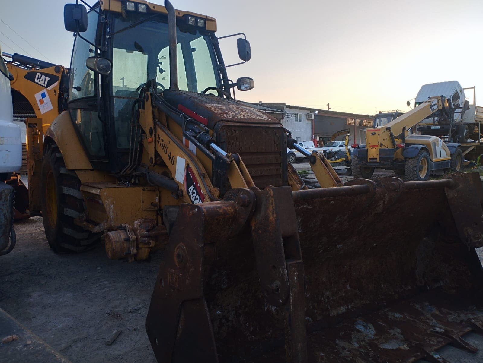 Retro-escavadeira Caterpillar 432E — imagem 11